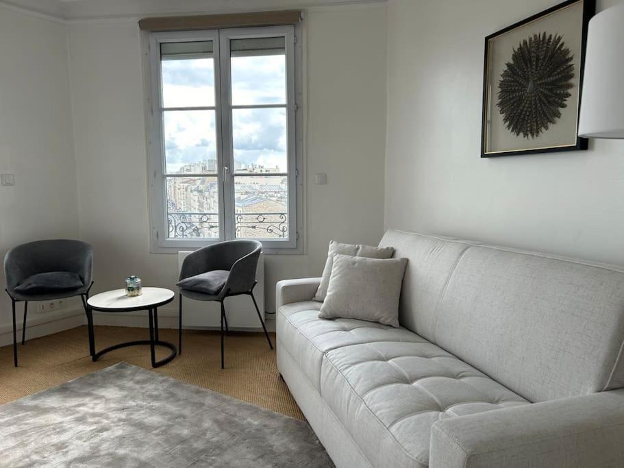 Elegant Eiffel Tower View Flat * Parigi