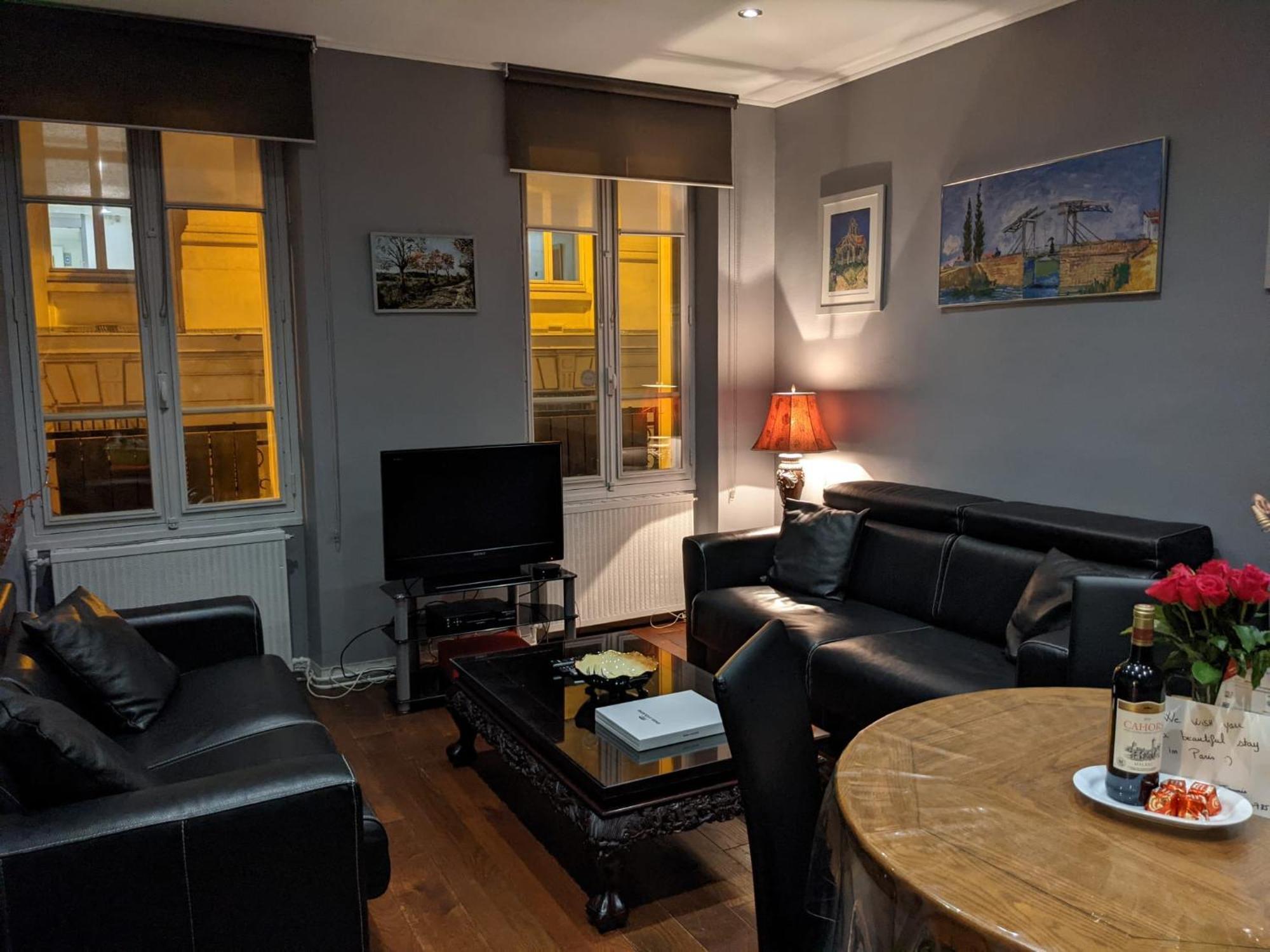 2 Bed 16th Arrondissement Trocadero For6 *