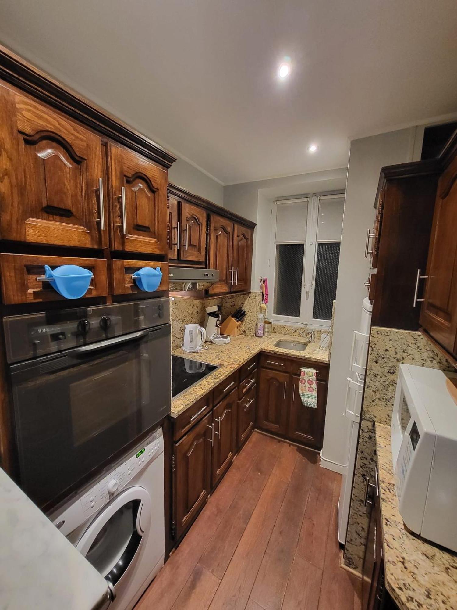 2 Bed 16th Arrondissement Trocadero For6 Parigi