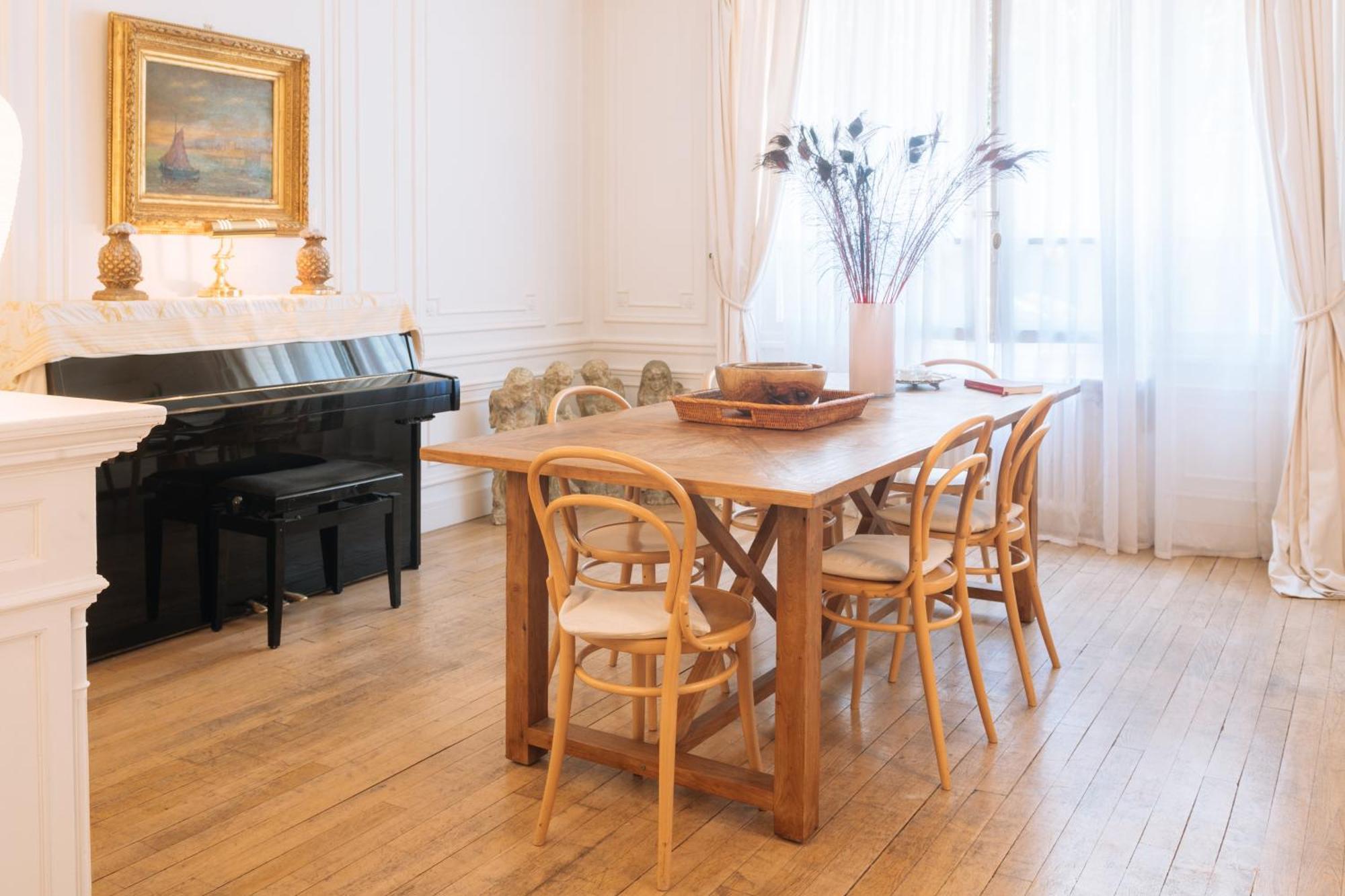 Luxurious 4 Bedroom Next To The Eiffel Tower Appartamento