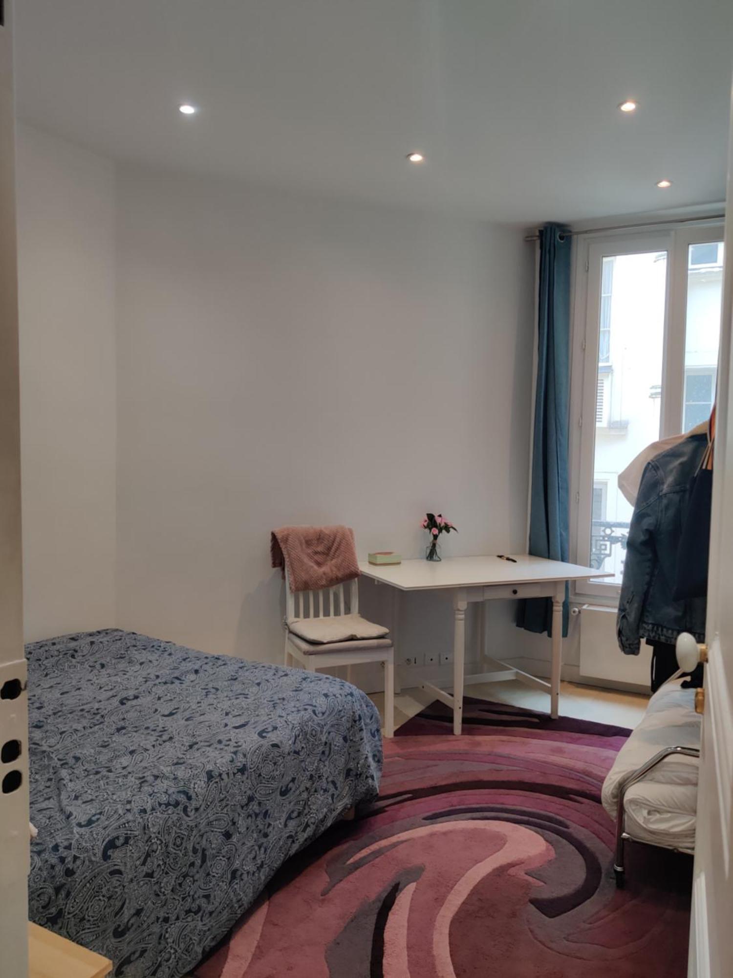 Eiffel Edge Escape 30 M From Eiffel Tower Homestay