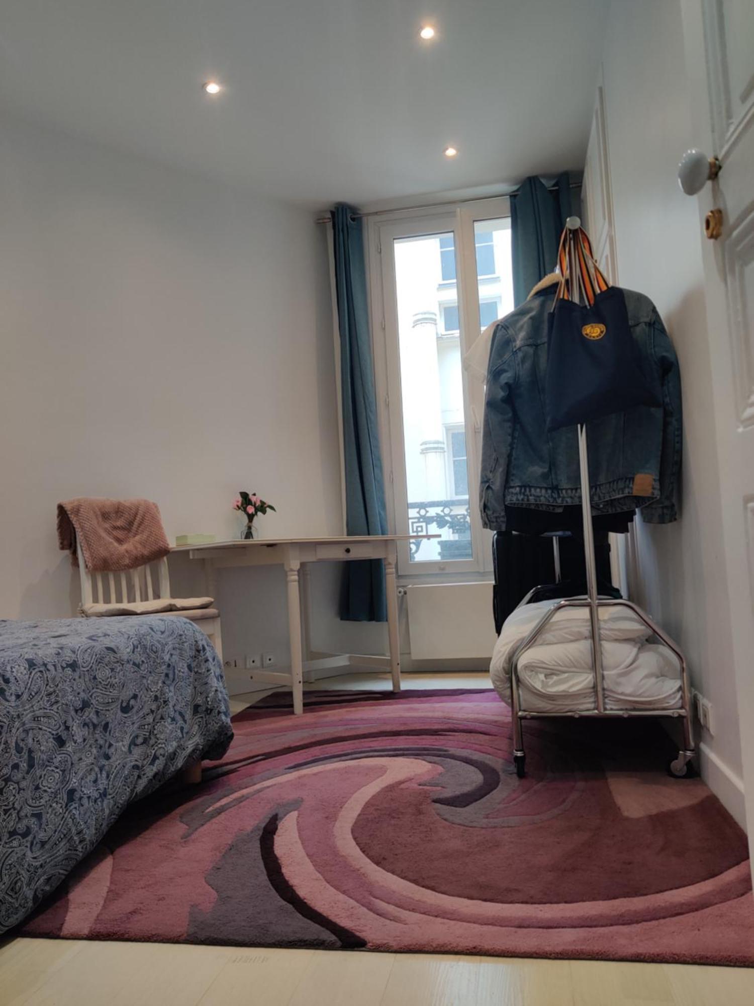 Homestay Eiffel Edge Escape 30 M From Eiffel Tower Paris