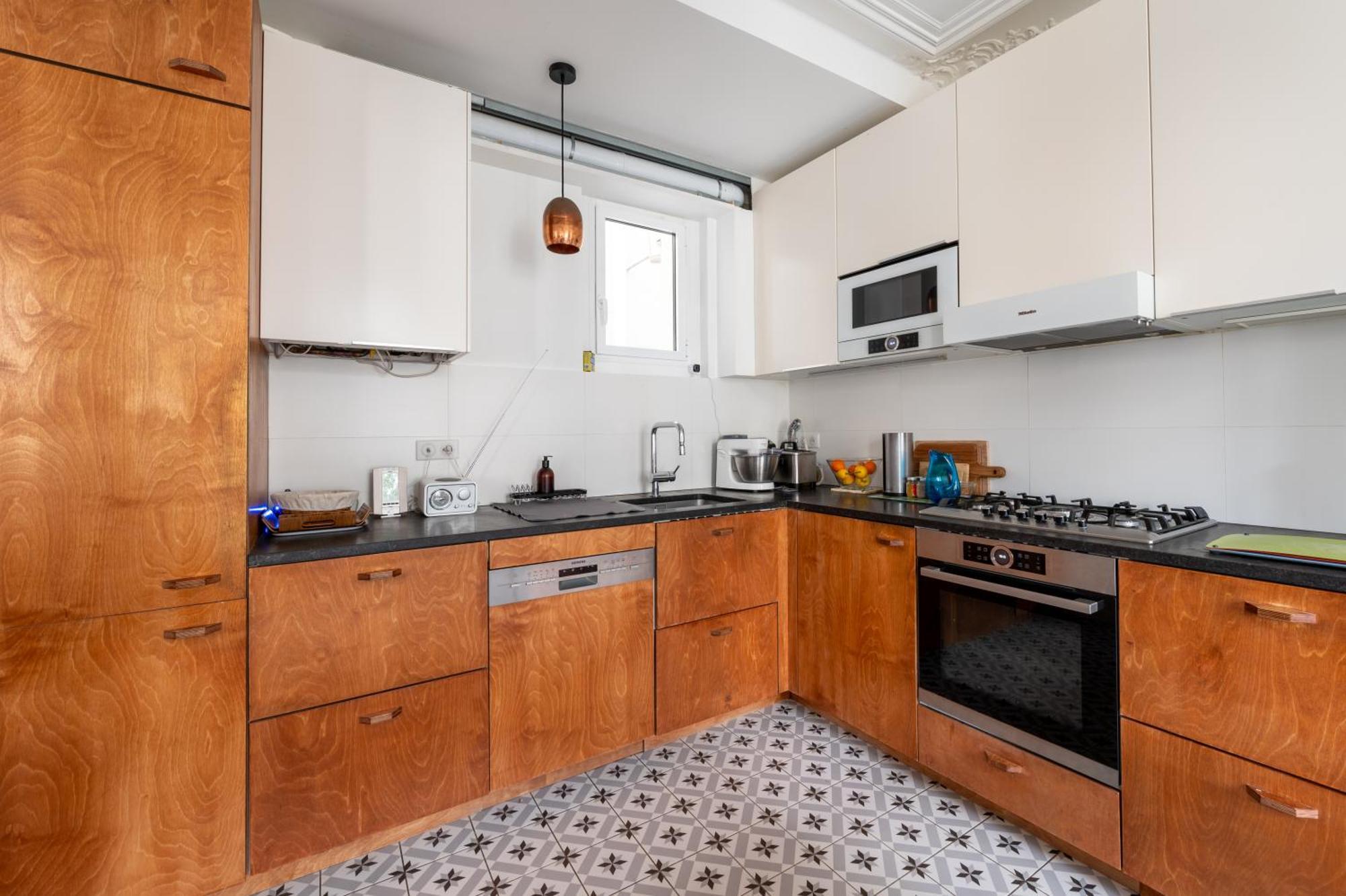 Spacious And Elegant 3bd Apartmentrochechouart Parigi