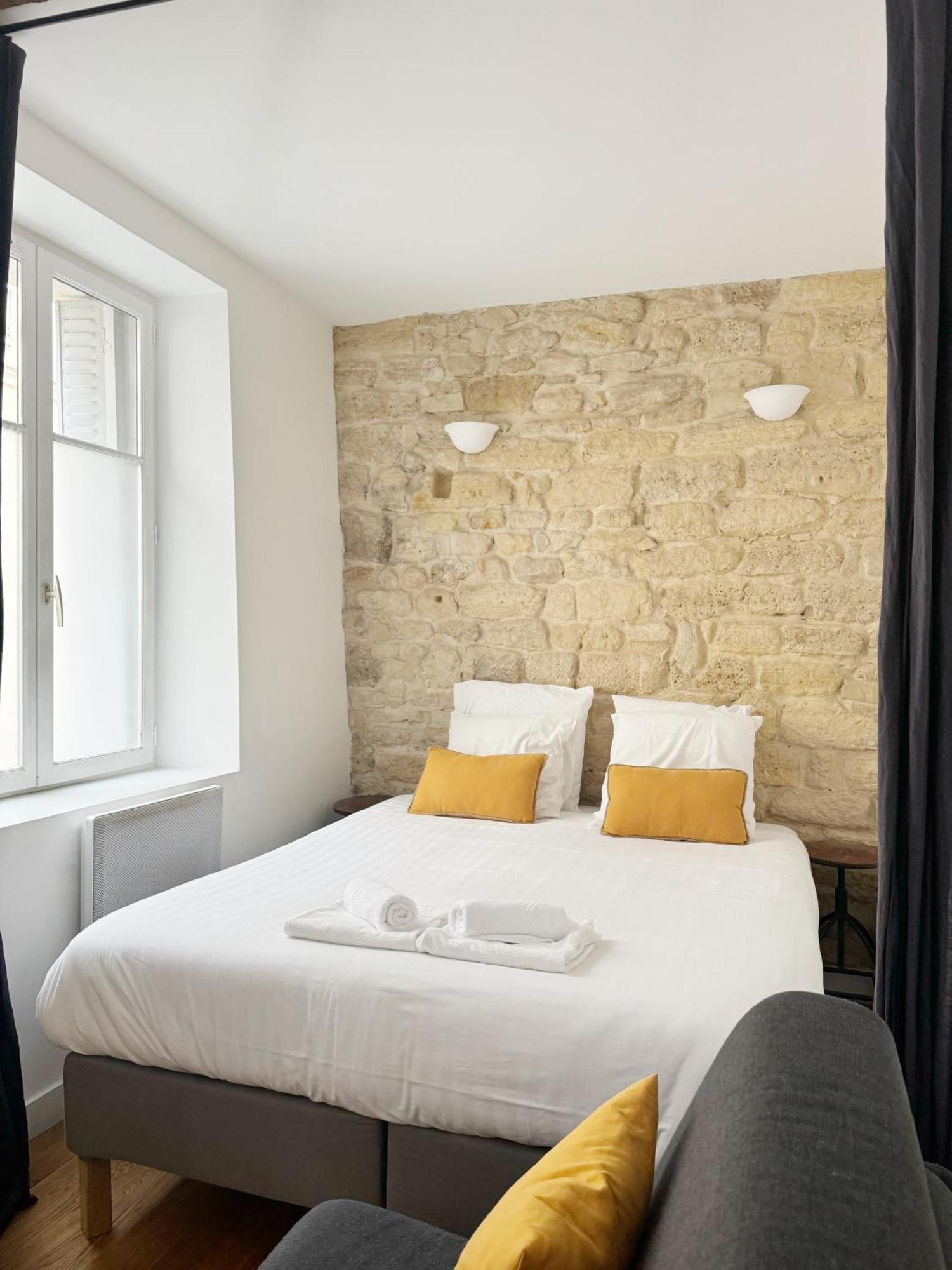 Du Lion/ac Historic Flat, Marais, 4-5 Guests Parigi