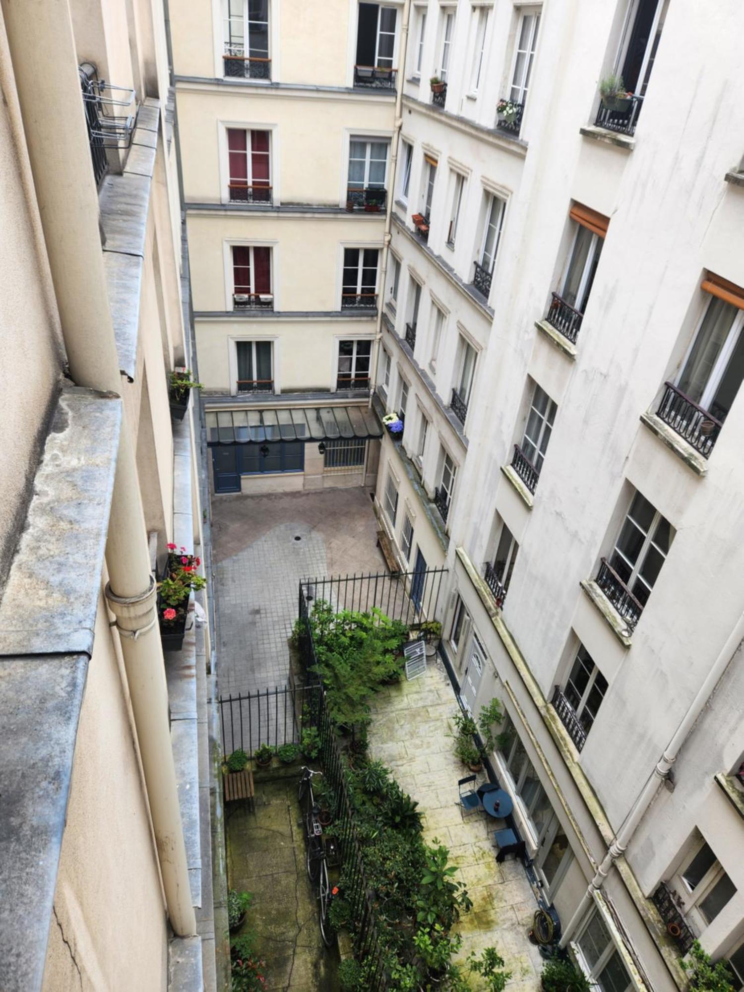 Charmant 9eme Apartment