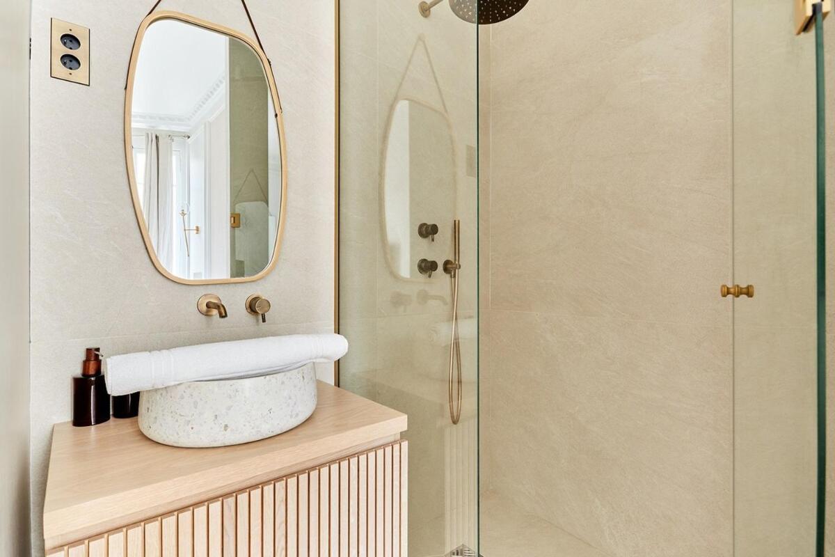 Magnificent Etoile By Studioprestige Parigi
