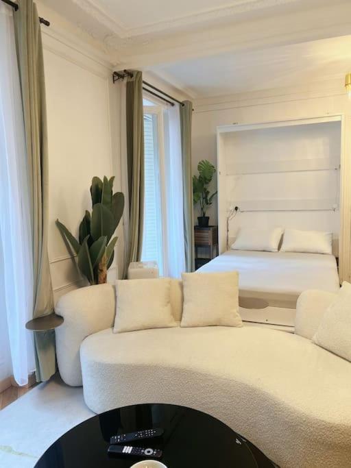 Appartamento De Luxe Juste A Cote Des Champs-elysees