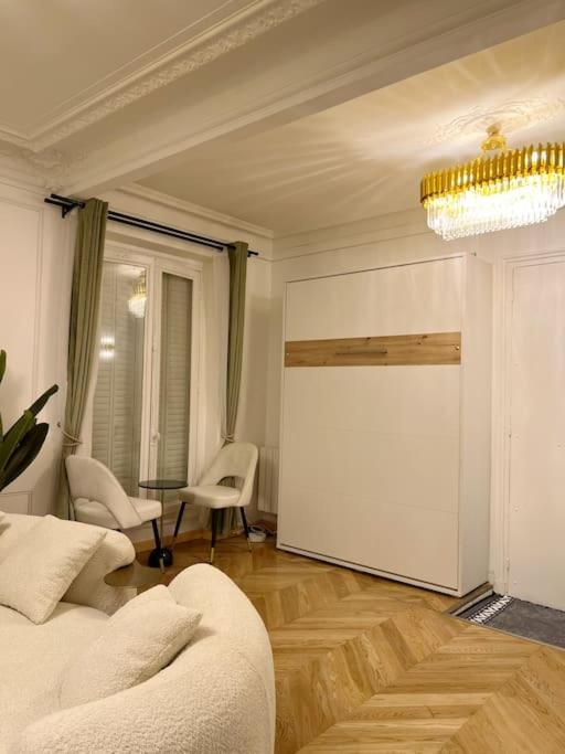 De Luxe Juste A Cote Des Champs-elysees Appartamento Parigi
