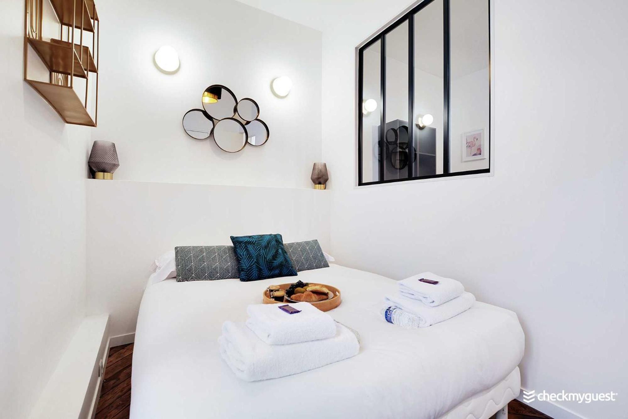 Apartment Chic Parisian Retreat Alexandre Dumas 2c