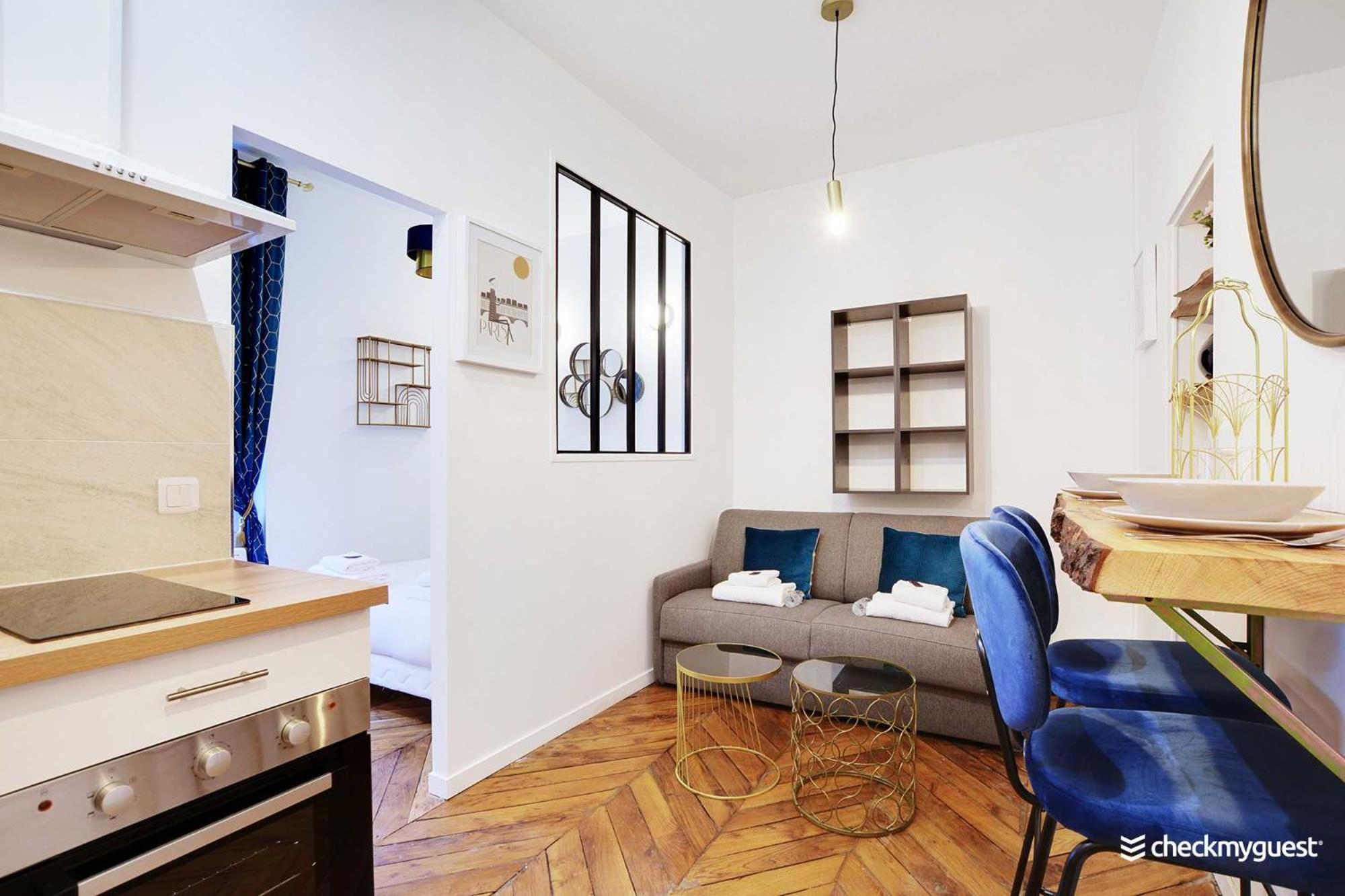 Chic Parisian Retreat Alexandre Dumas 2c *