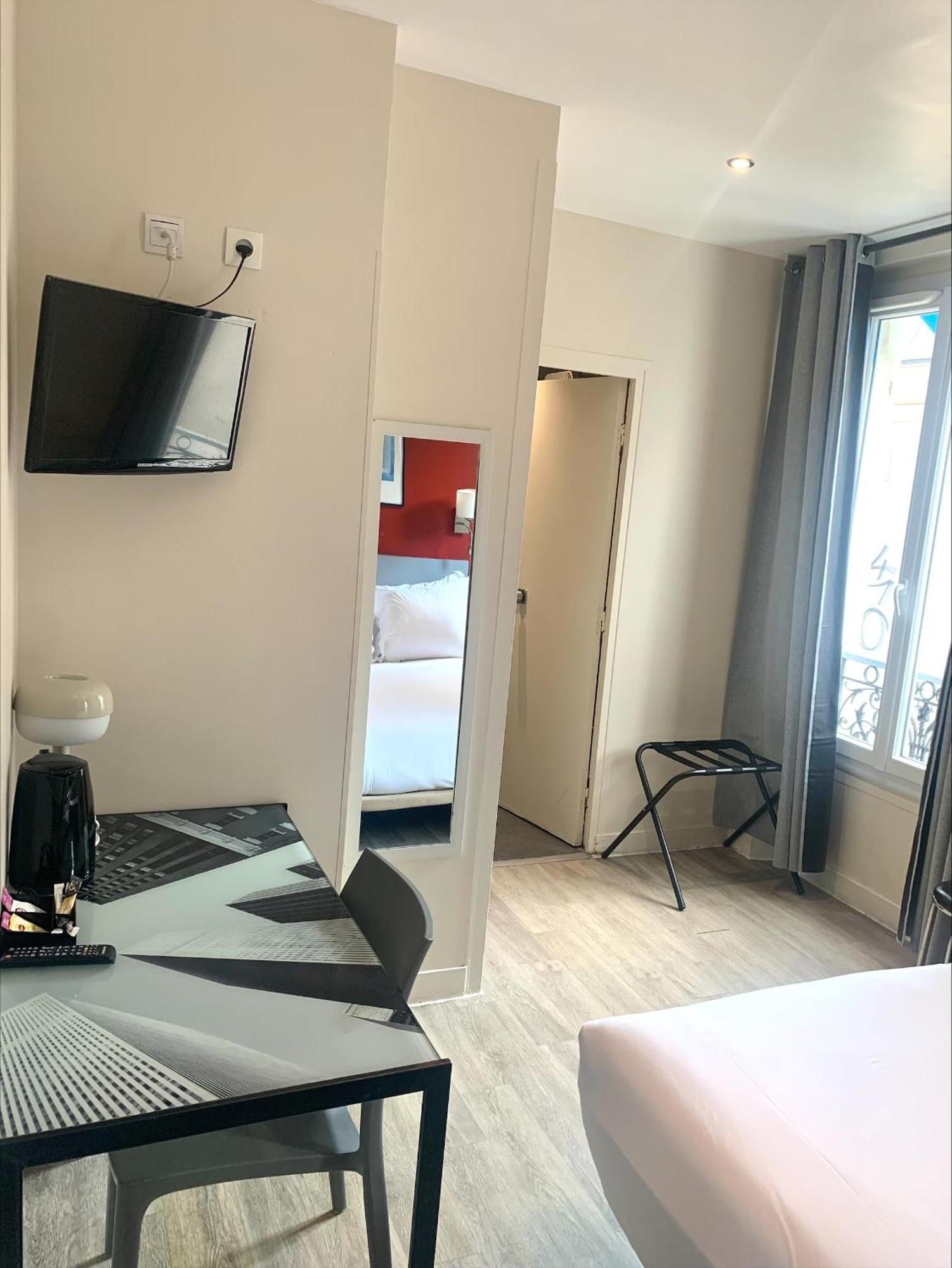 Hotel Hipotel Belgrand Mairie Du 20ème 3*