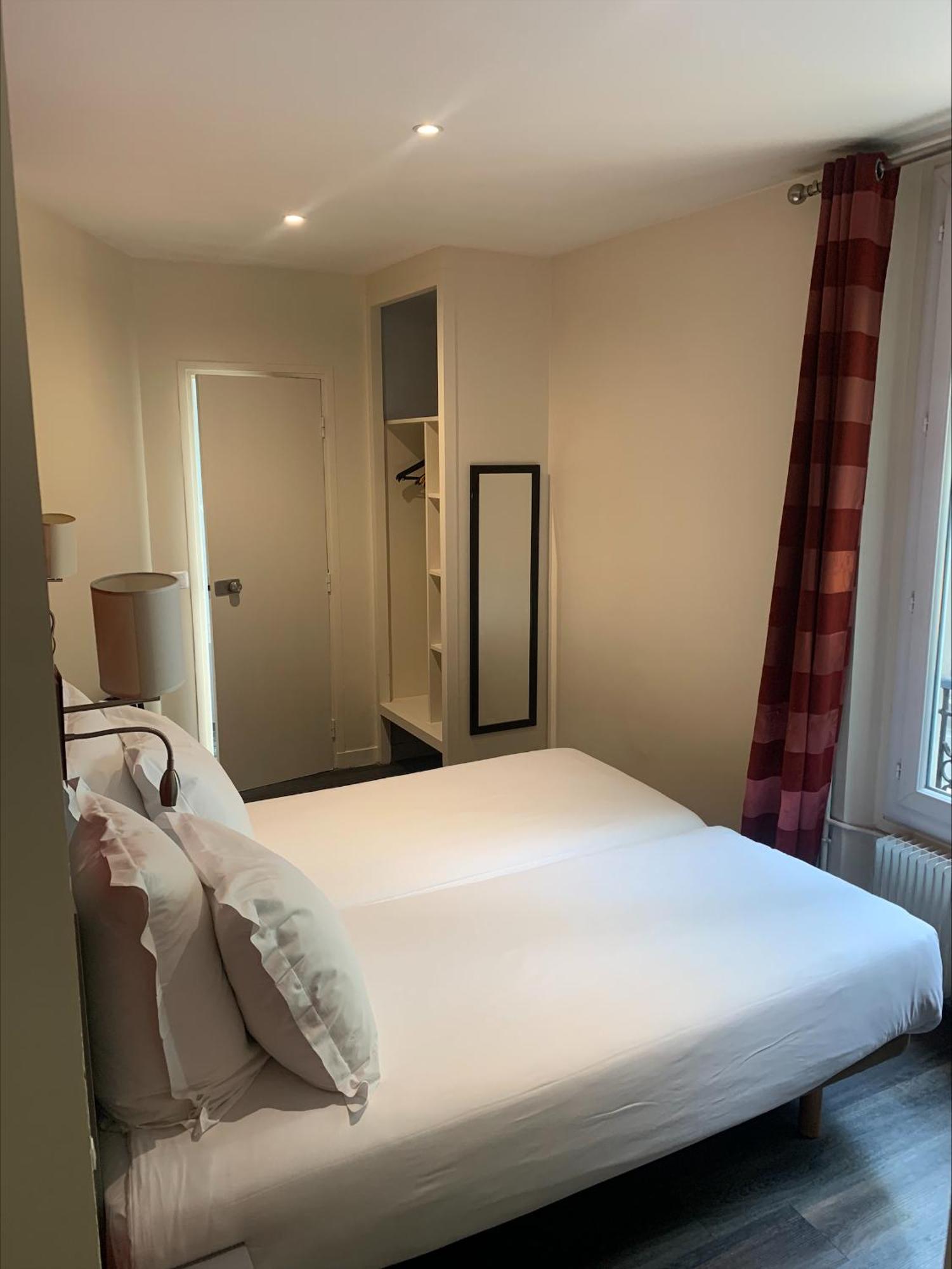 Hotel Hipotel Belgrand Mairie Du 20ème Parigi