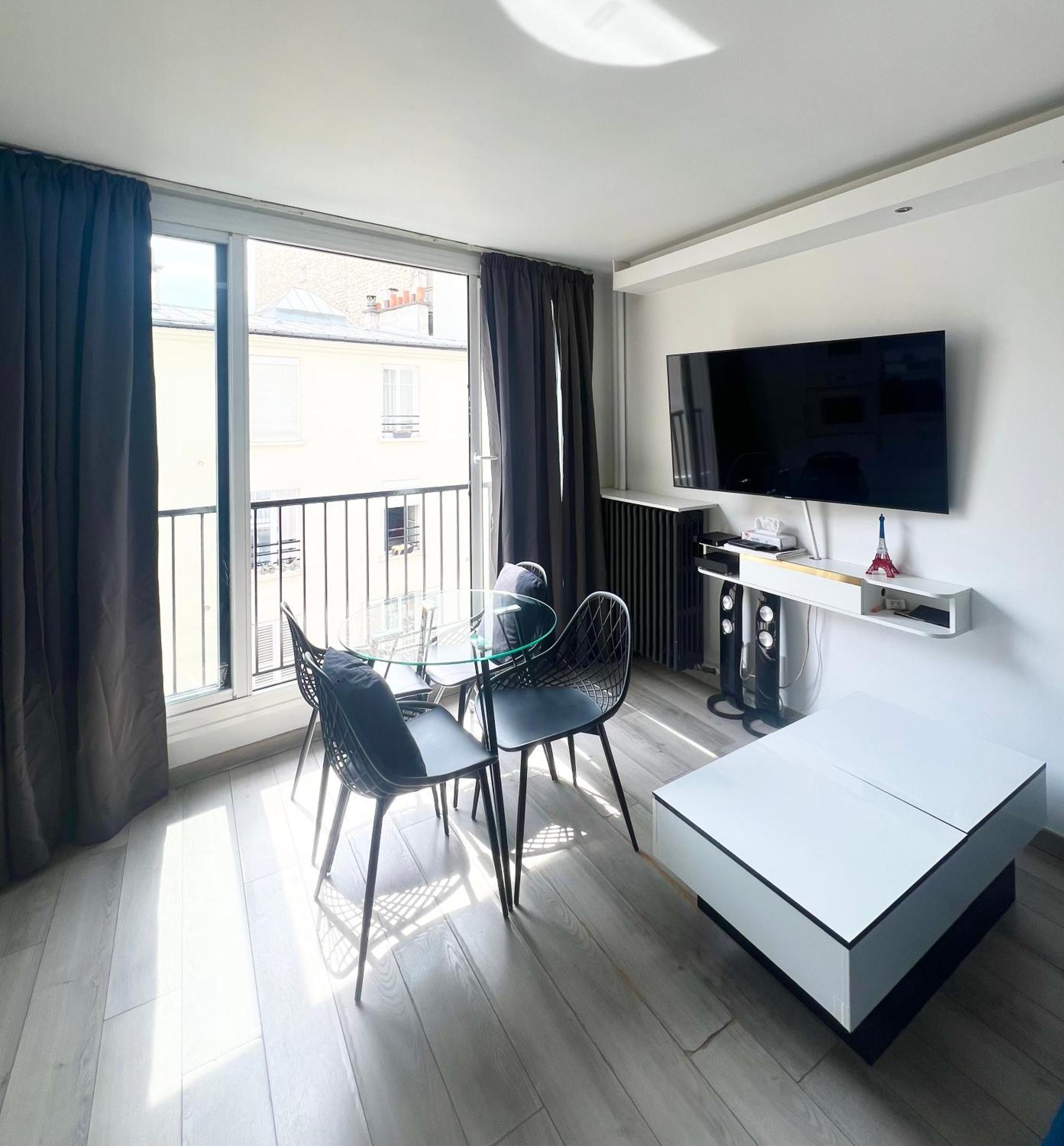 Like Arc De Triomphe, Champs Elysees, Tour Eiffel Appartamento Parigi