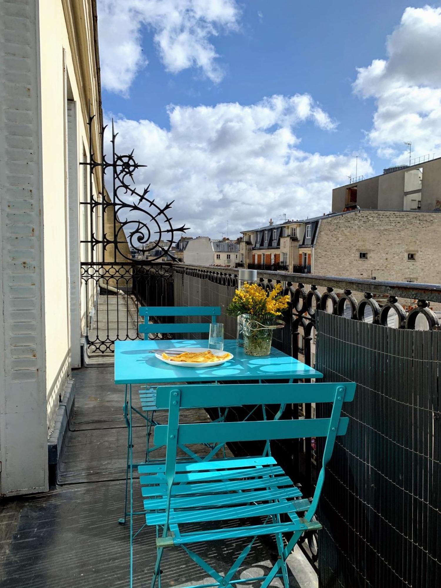 Elegant Near The Eiffel Tower And Invalides Paris