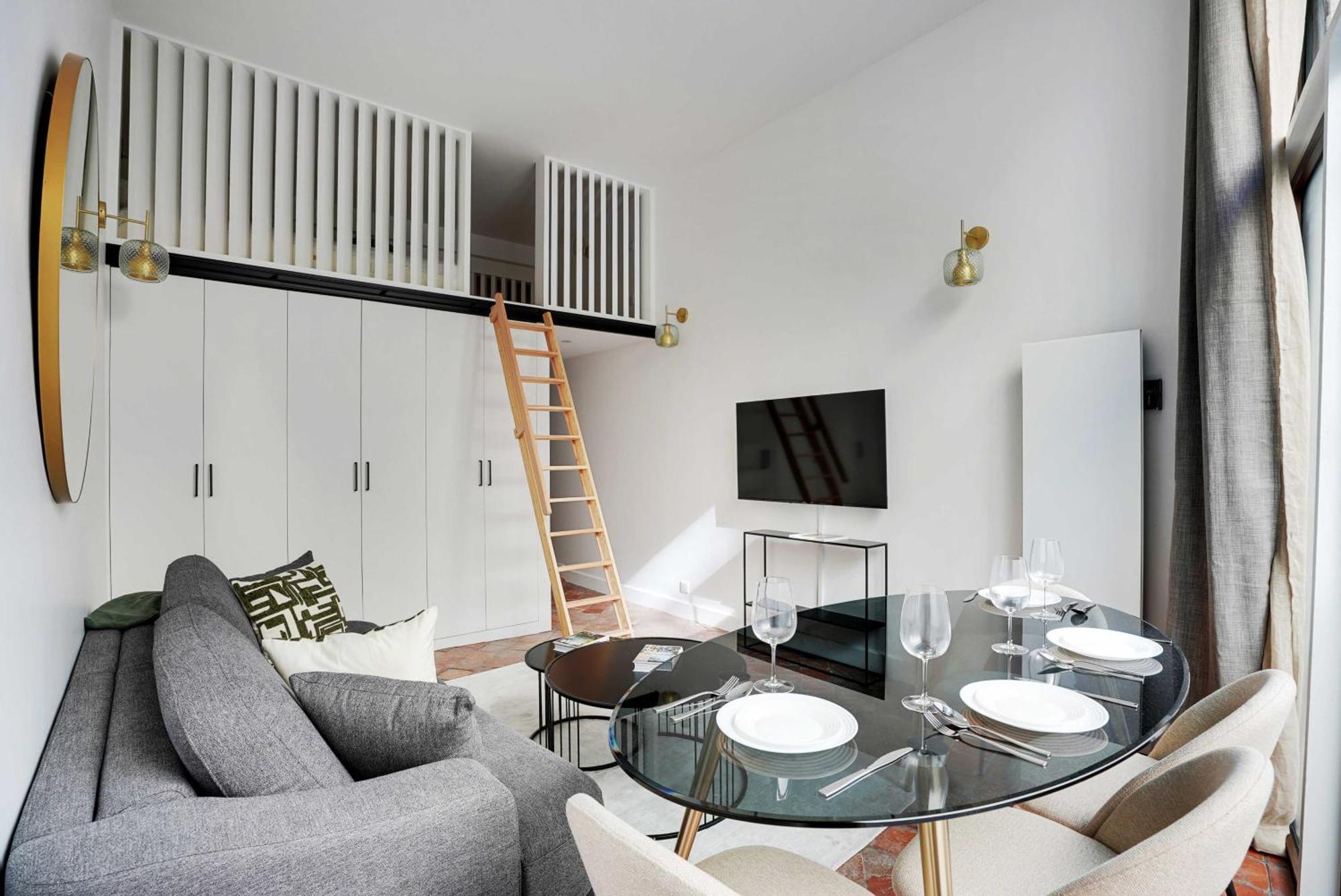 Magnifique Appt Avec 2 Salons- 1bd-6p - Notre-dame Appartamento