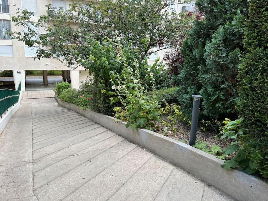 Superbe Avec Belle Vue Jardin Paris