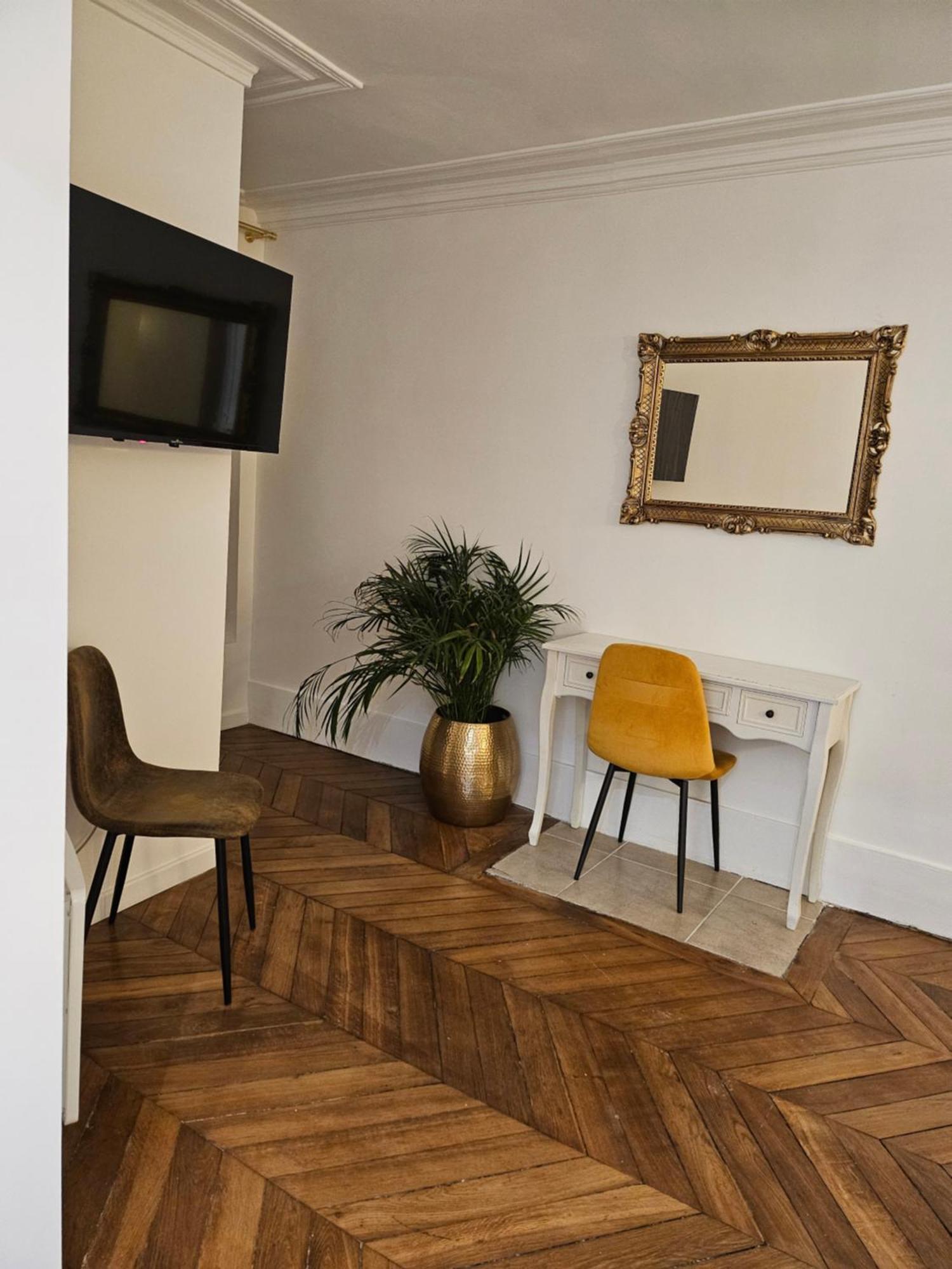 Highstay Champs Elysees Arc De Triomphe Parigi