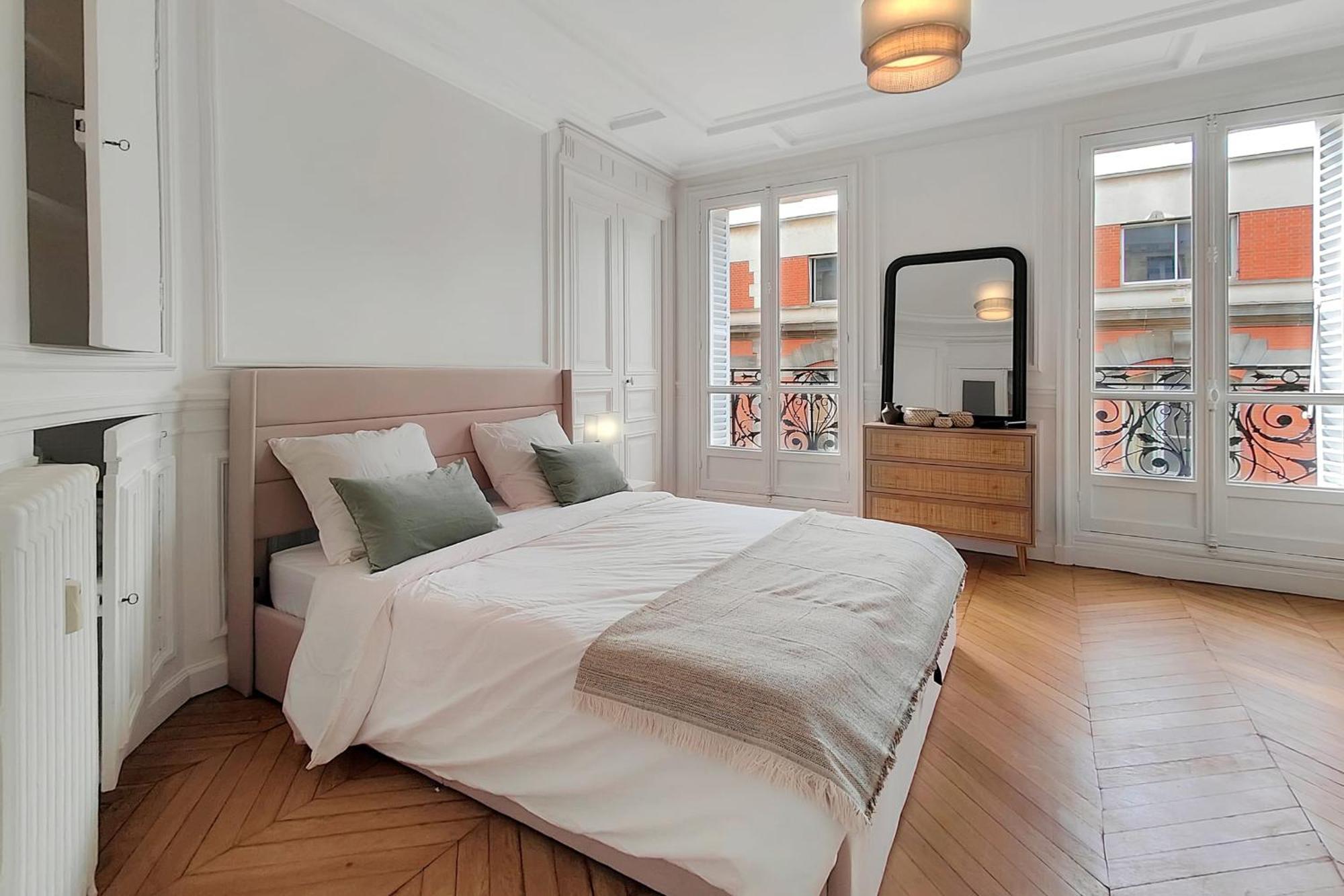 Amazing Refurbished Flat In V Parigi