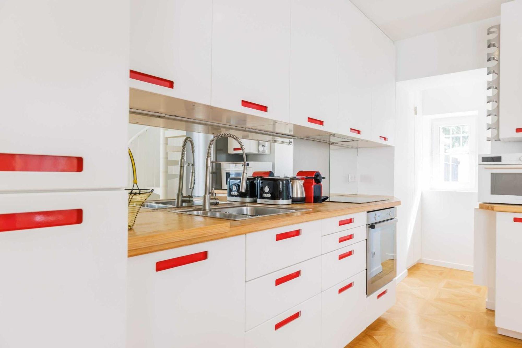 1 Bdr -4p 16th Near Trocadero * Parigi