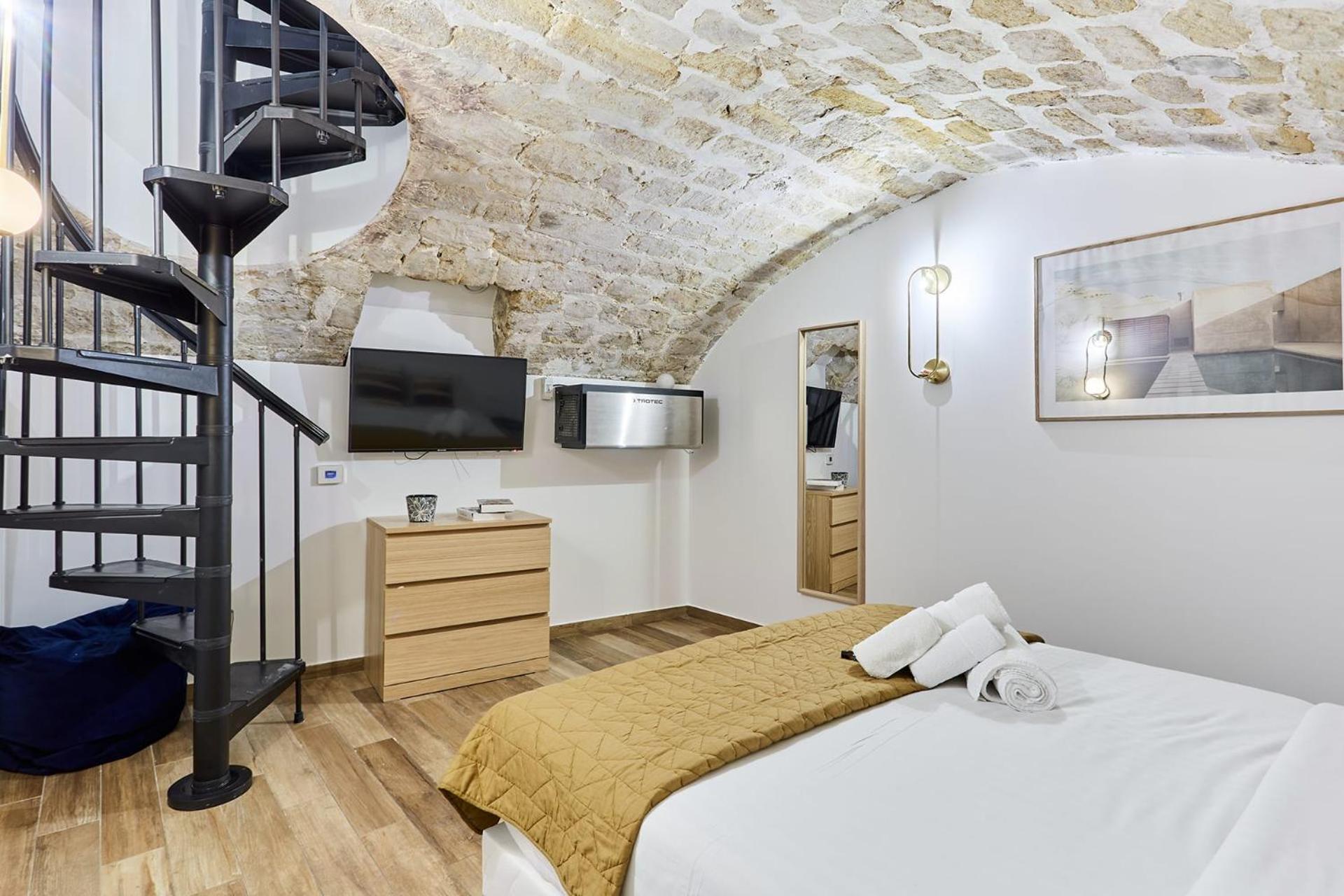 Apartment Duplex In The Center Of *