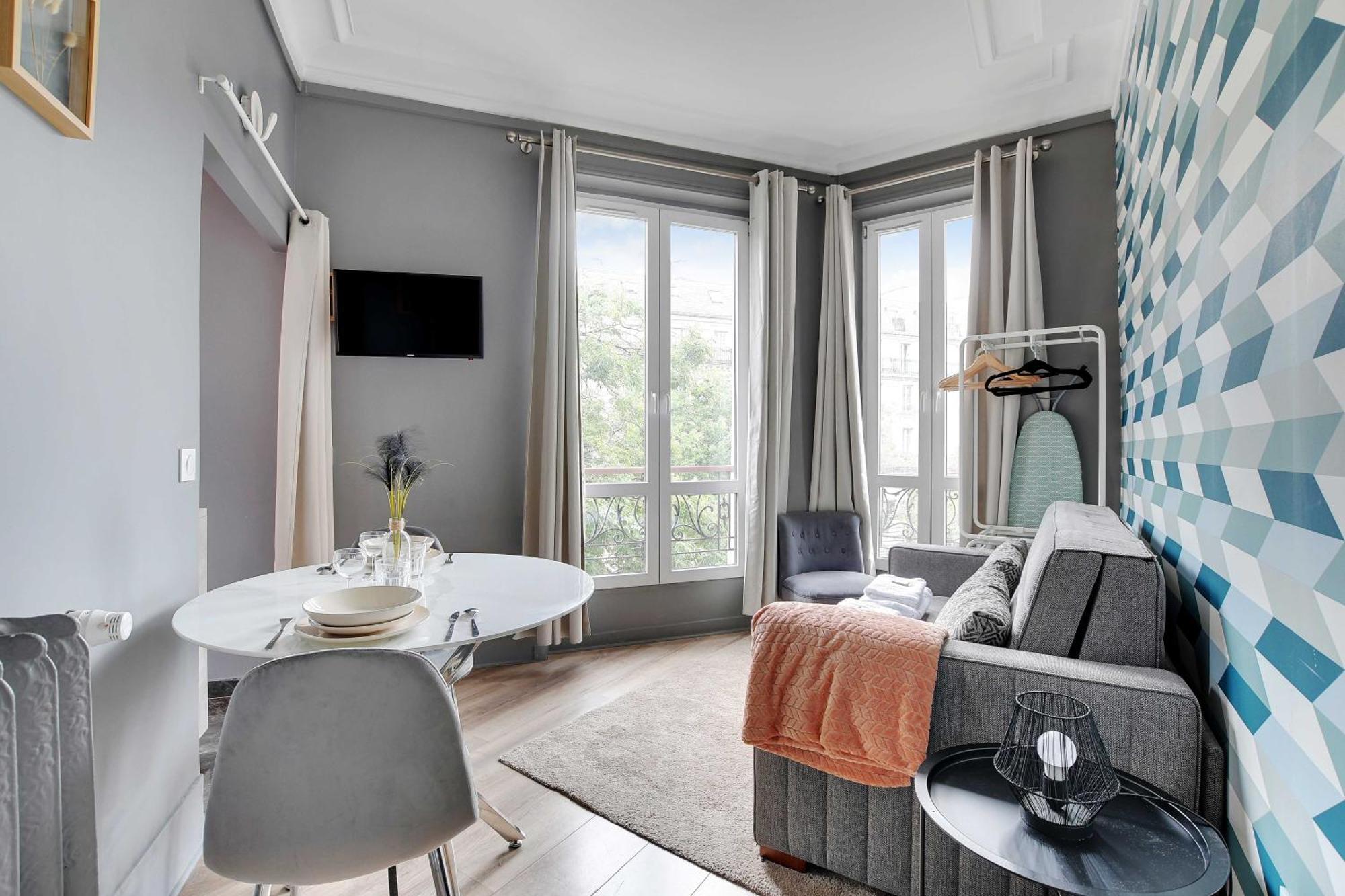 Apartment Luminous At Gare De L Est Paris