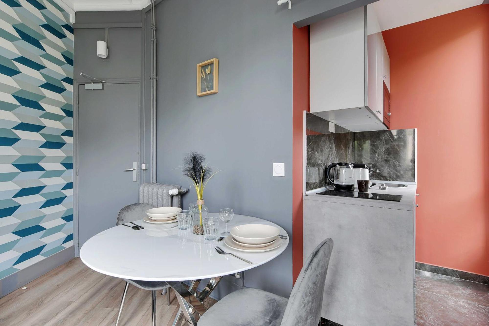 Luminous At Gare De L Est Apartment