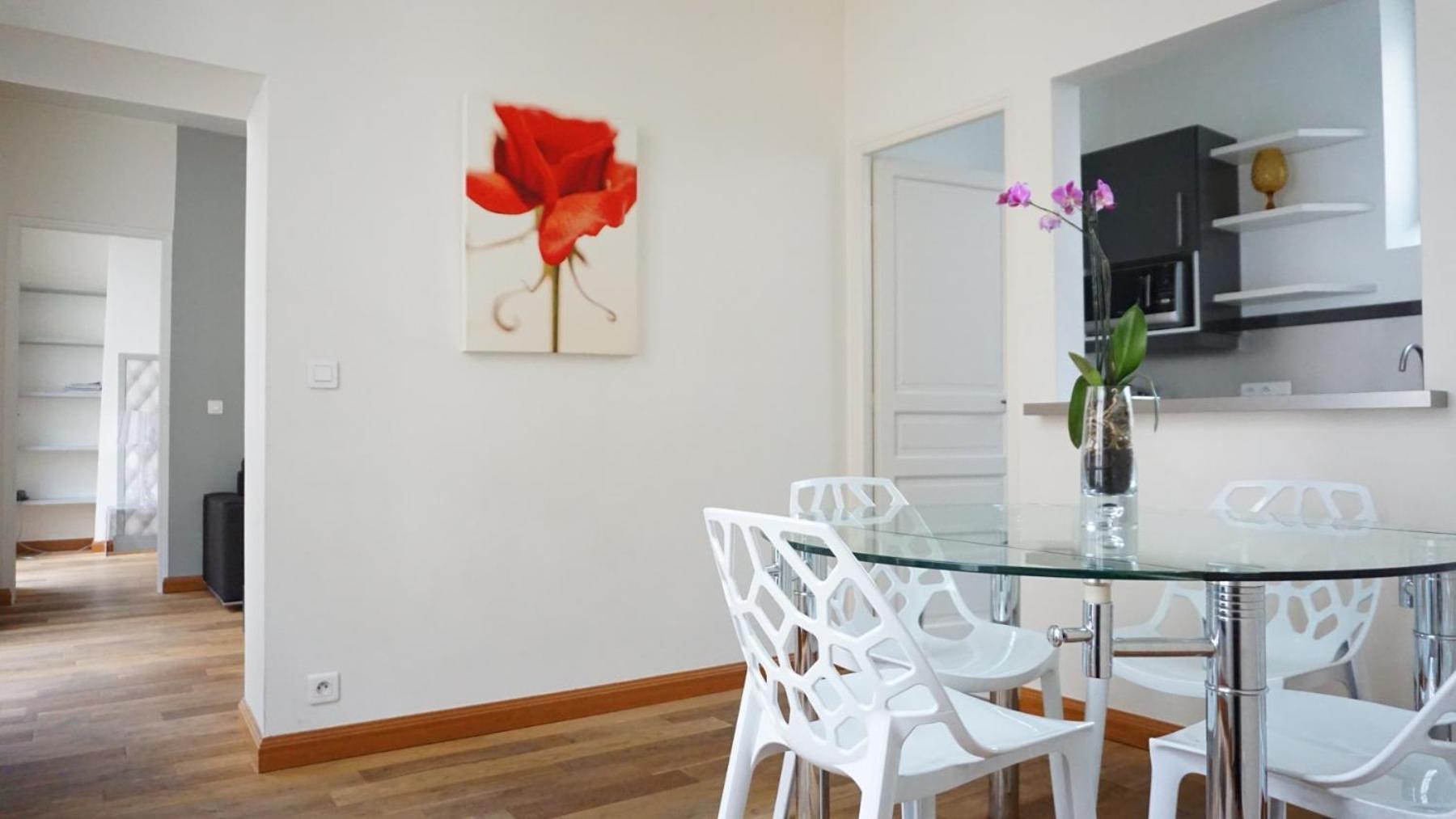 Rue Servandoni - 6 *
