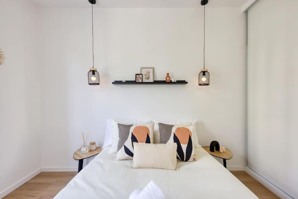 Apartment T2 Parisien- 1 Min A Pied Du Metro Ligne 13 & 14 *