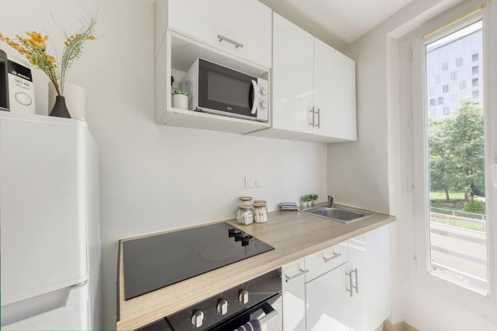 T2 Parisien- 1 Min A Pied Du Metro Ligne 13 & 14 Apartment *