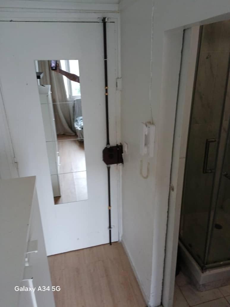 Studio - Pere Lachaise - Voltaire - Buttes-chaumont - 2 Pers Appartamento