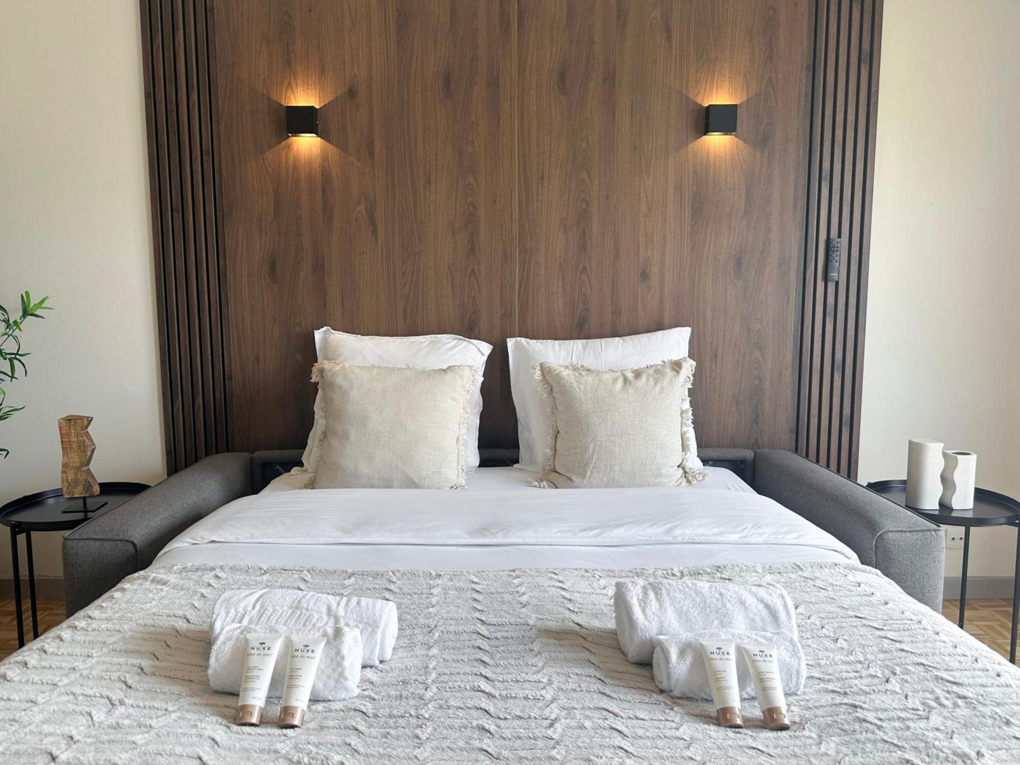 Brand-new With Eiffel Tower View Apartment