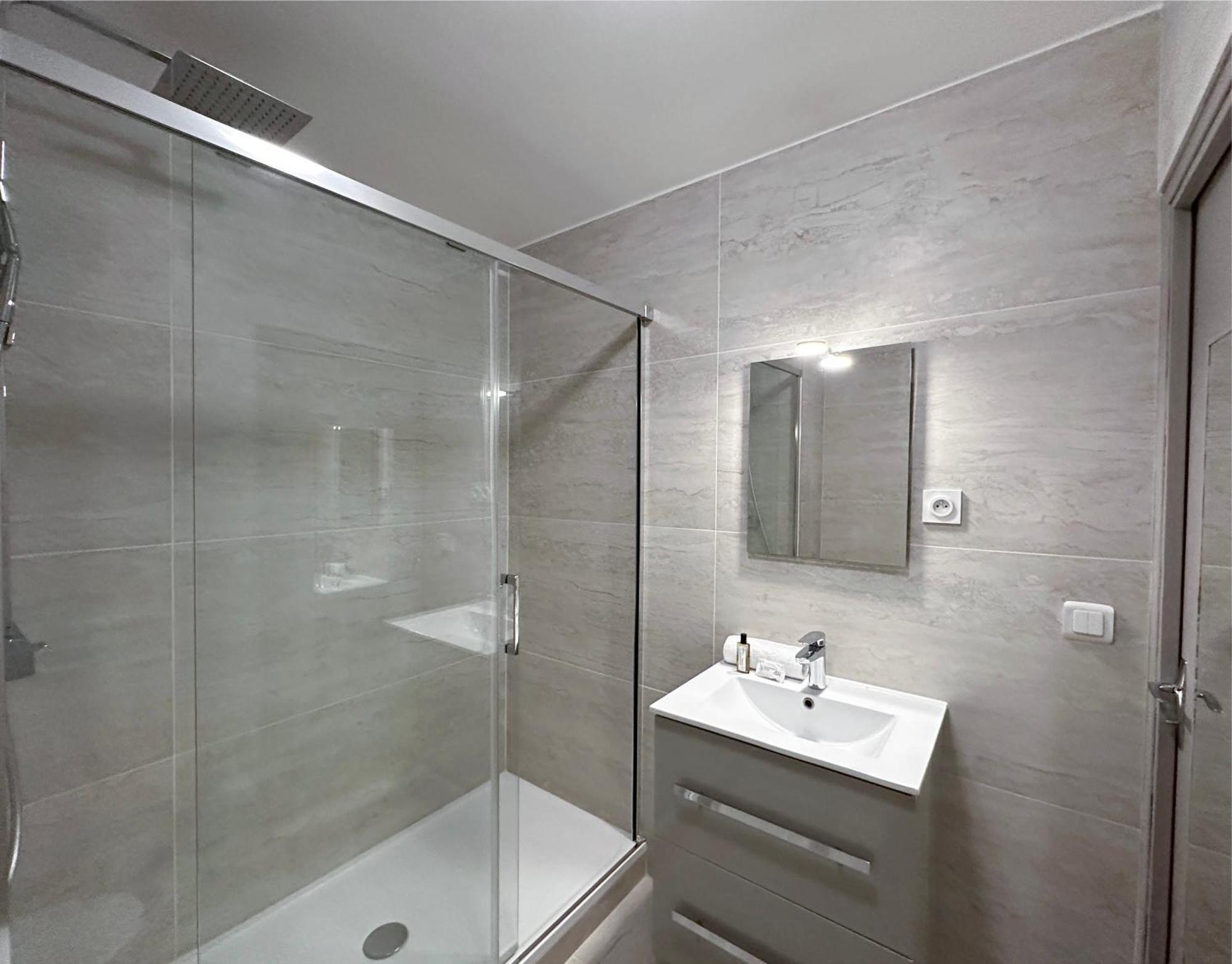Brand-new With Eiffel Tower View