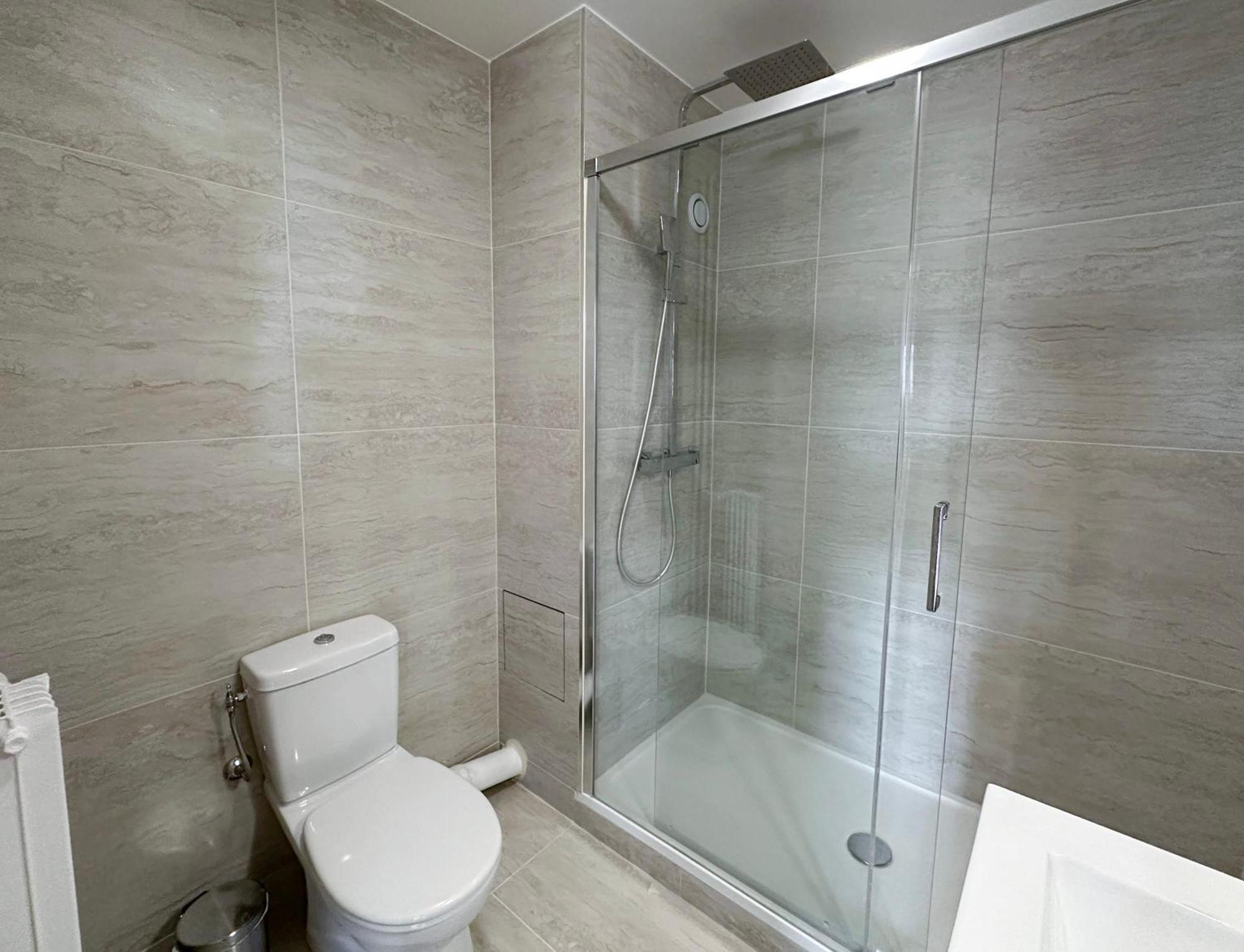 Brand-new With Eiffel Tower View Apartment *