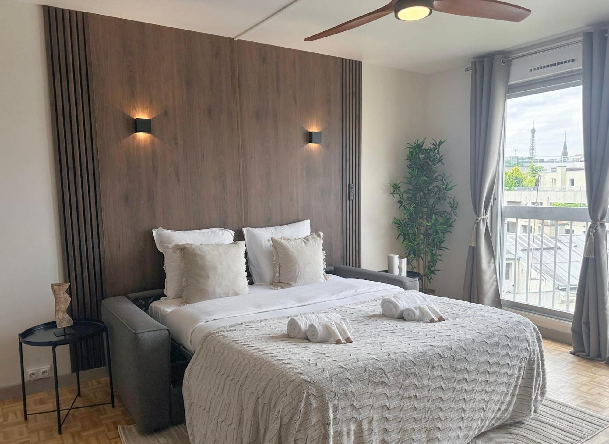 Brand-new With Eiffel Tower View *