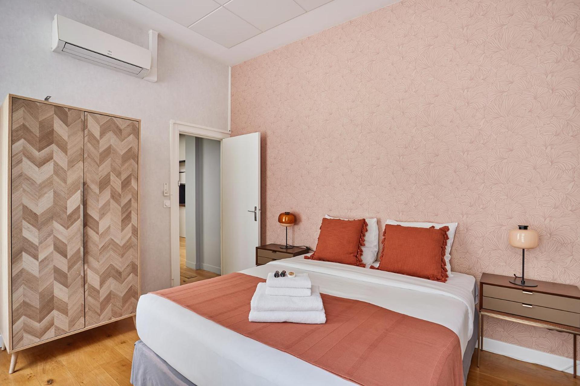 Sublim 3 Bedrooms Center Of By Prestige Apartment Paris