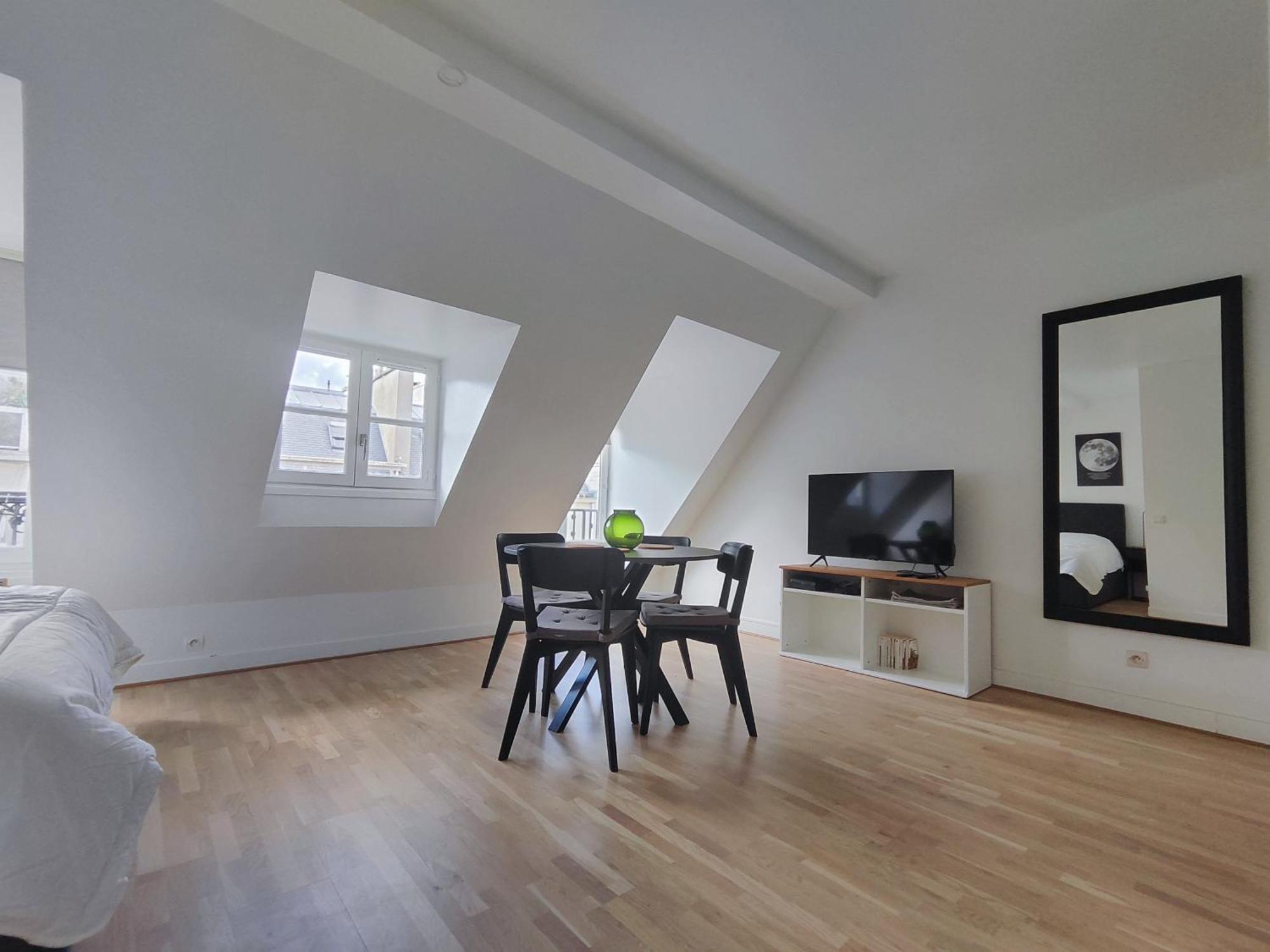 Appartamento Rue De Berri - 8 *