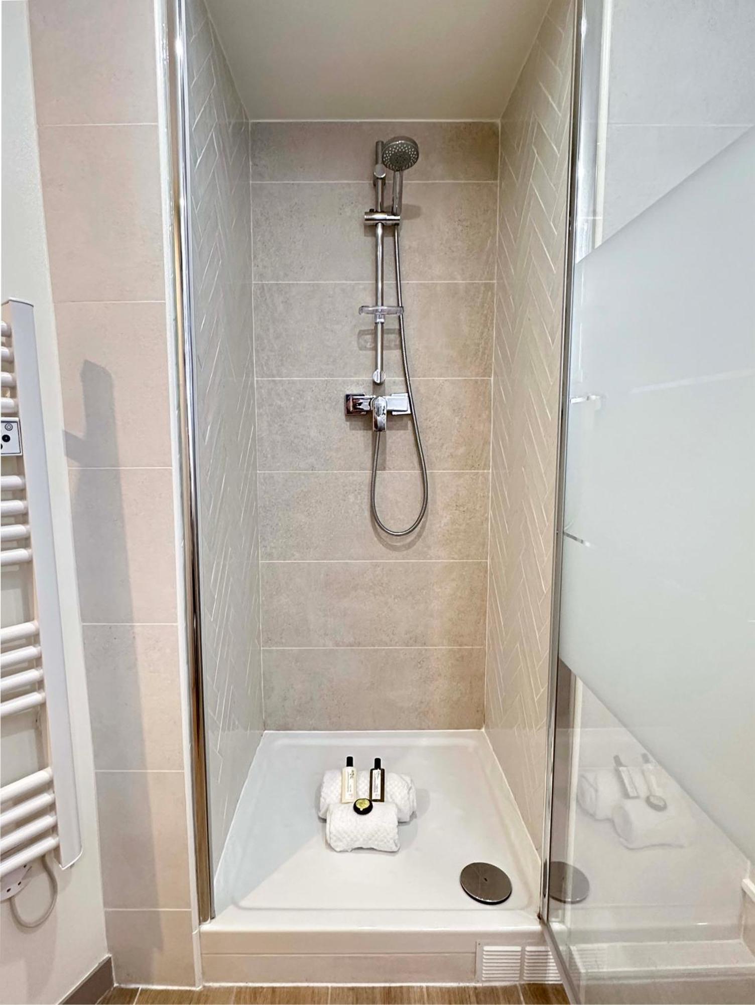 Brand New Near La Madeleine ! Apartment