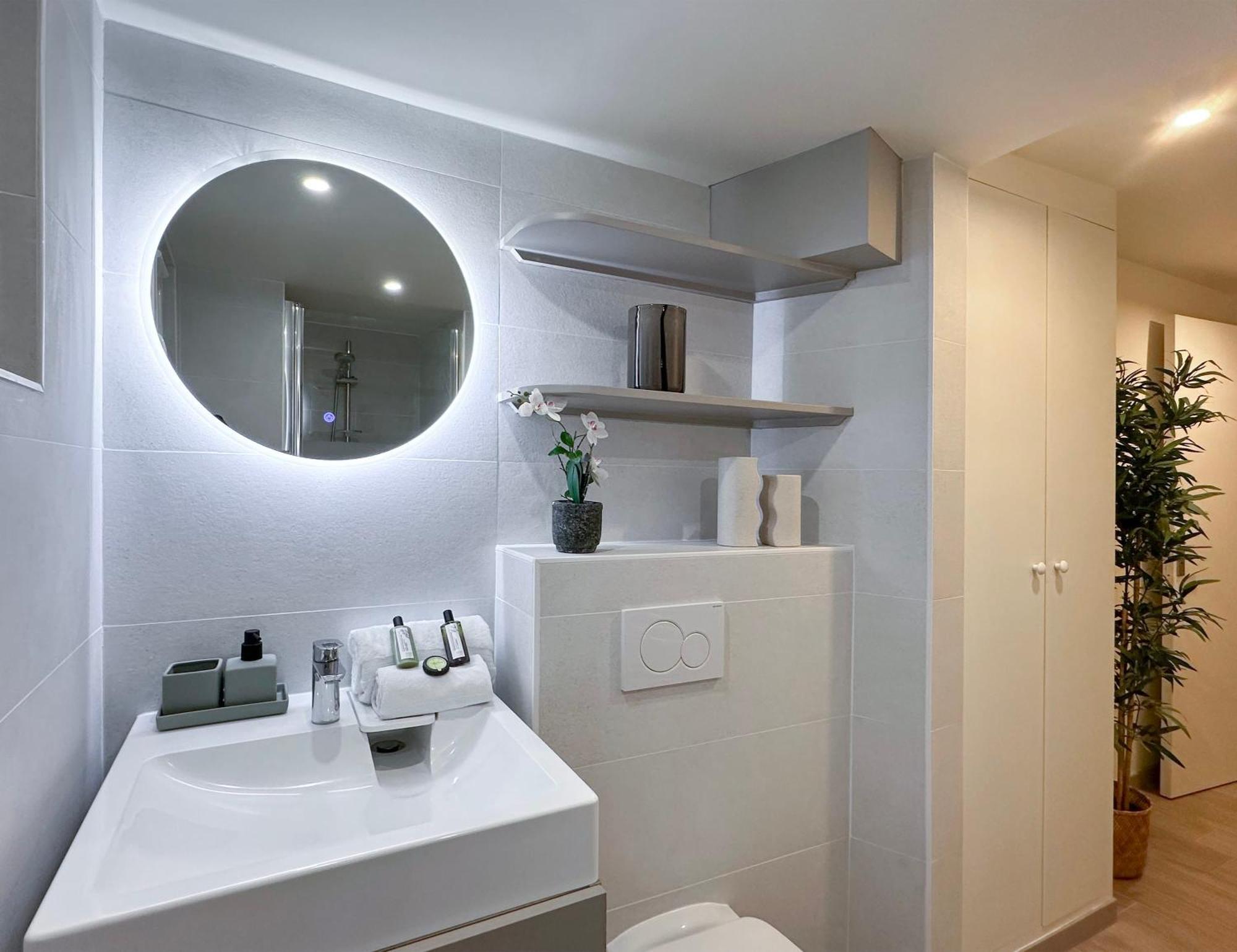 Brand New Near La Madeleine ! Apartment Paris