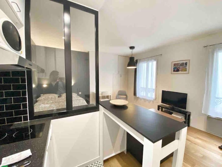 Charming Flat In Montmartre Paris