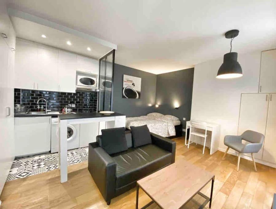 Charming Flat In Montmartre