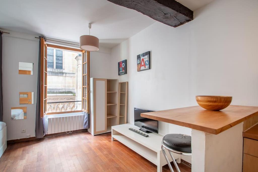 Spacieux Dans Le Beau Quartier Du Marais Appartamento Parigi