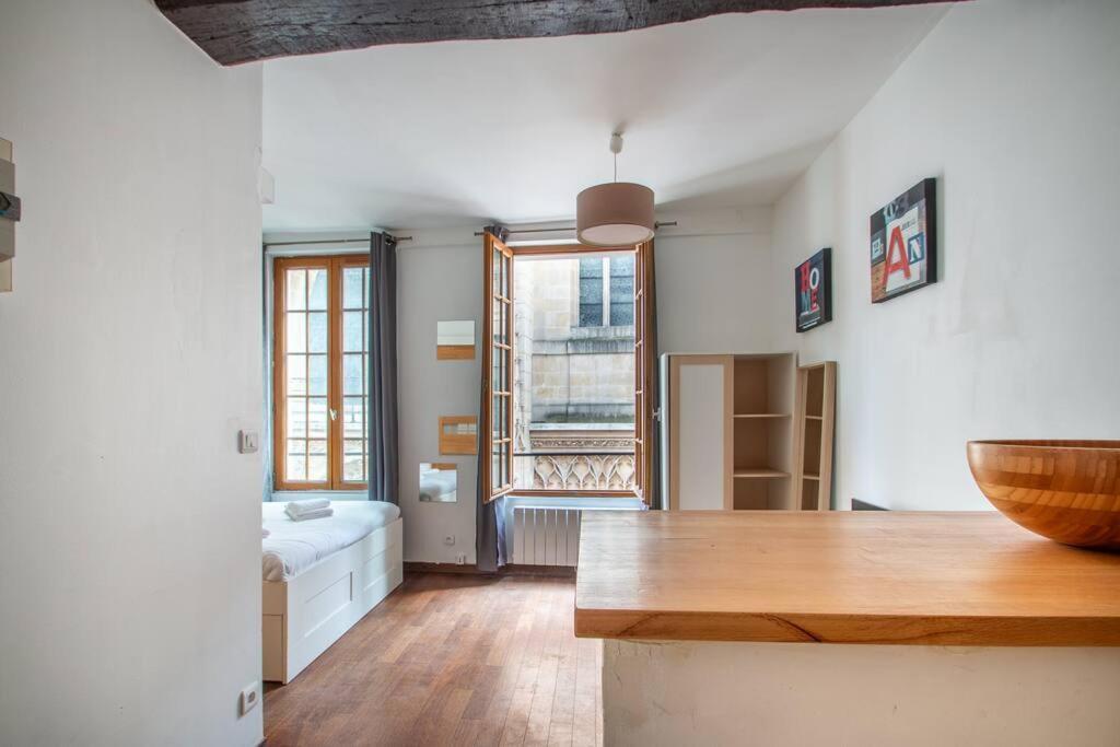 Spacieux Dans Le Beau Quartier Du Marais Appartamento *