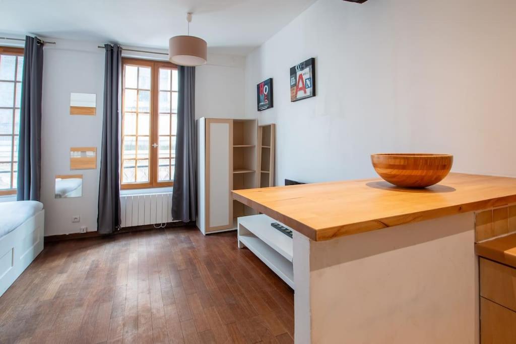 Appartamento Spacieux Dans Le Beau Quartier Du Marais Parigi