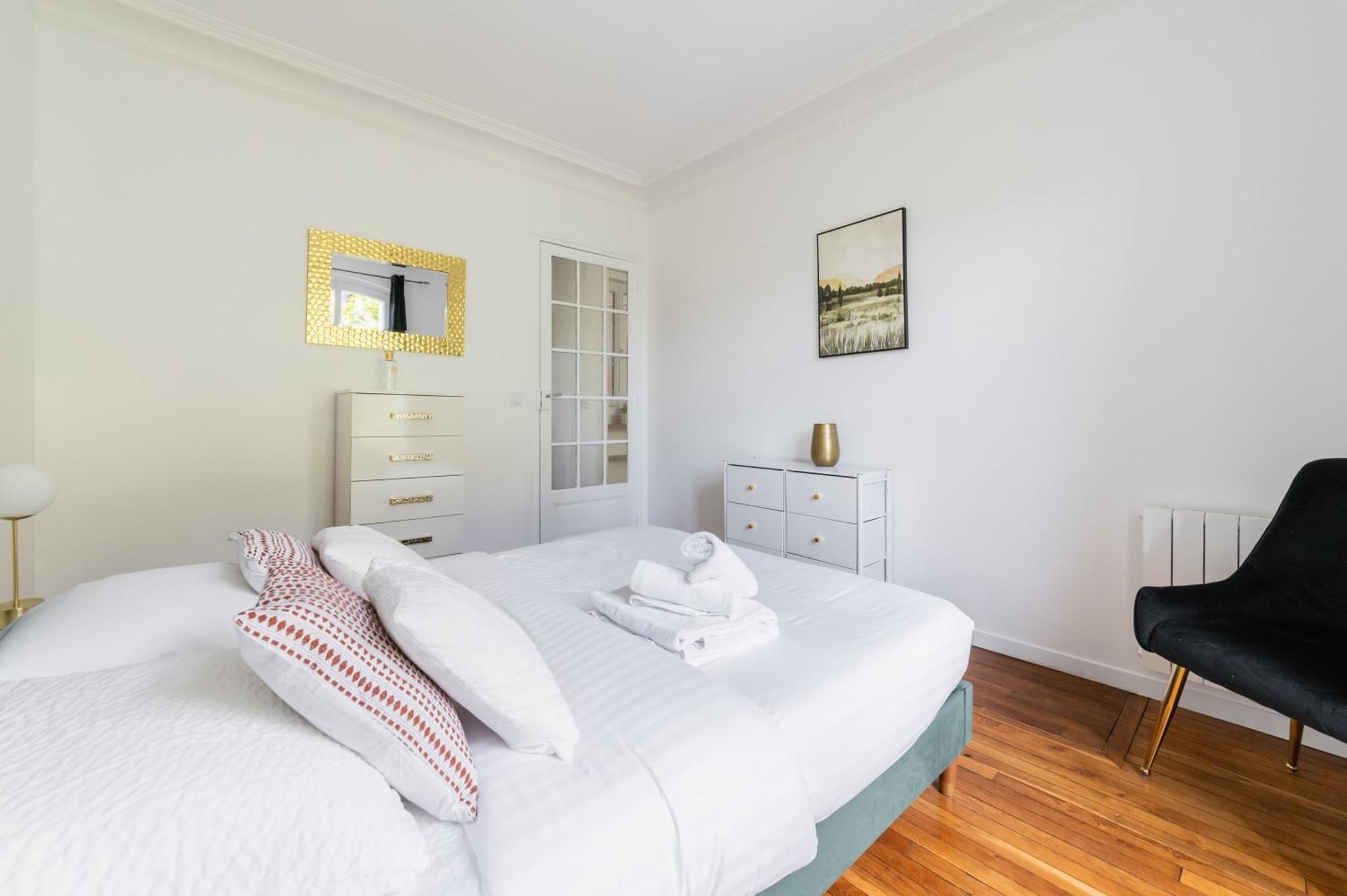 2 Pieces Fonctionnel Metro Jaures - 19 - 4p - Flat-guest *