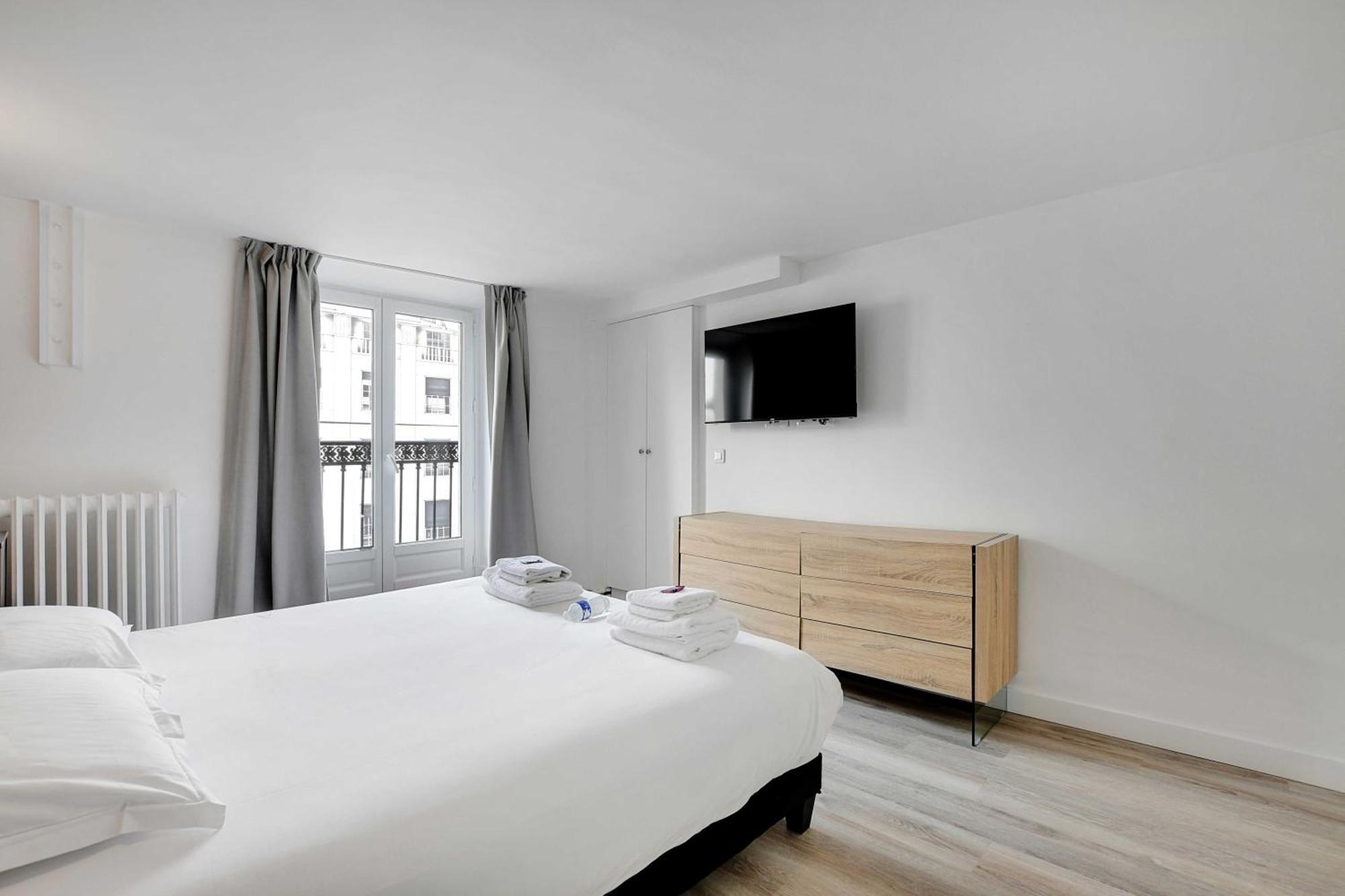 Apartment In The Heart Of Opera
