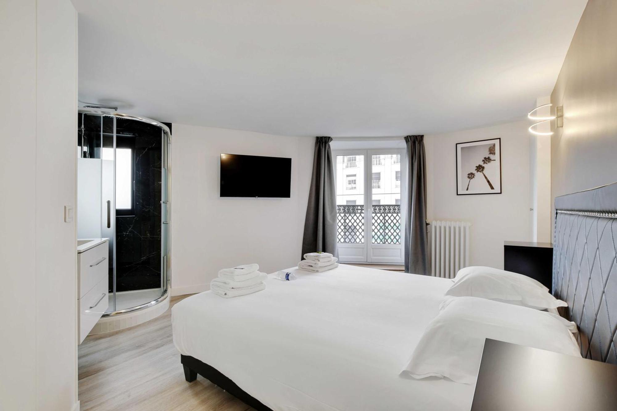 In The Heart Of Opera Apartment Paris