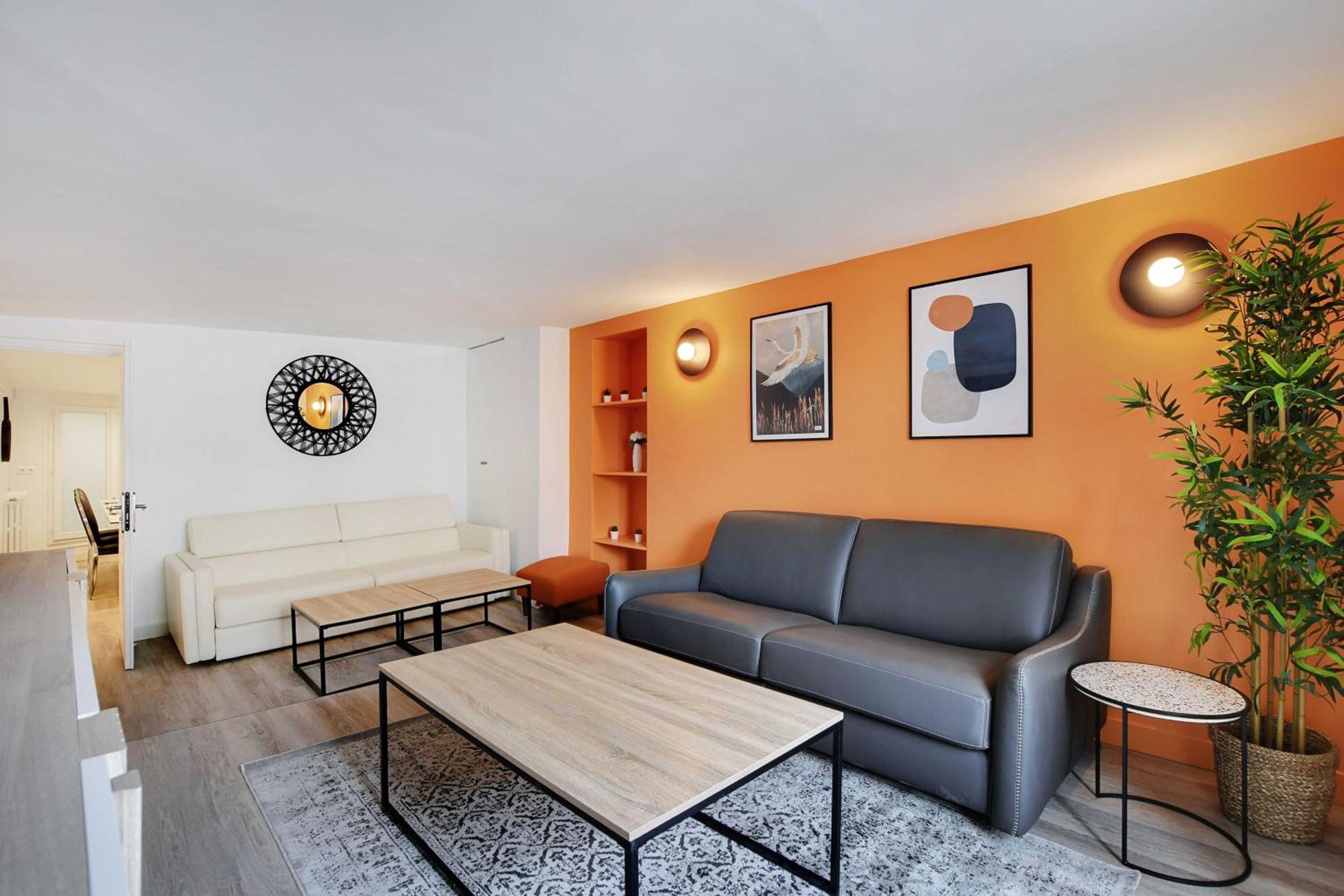In The Heart Of Opera Apartment