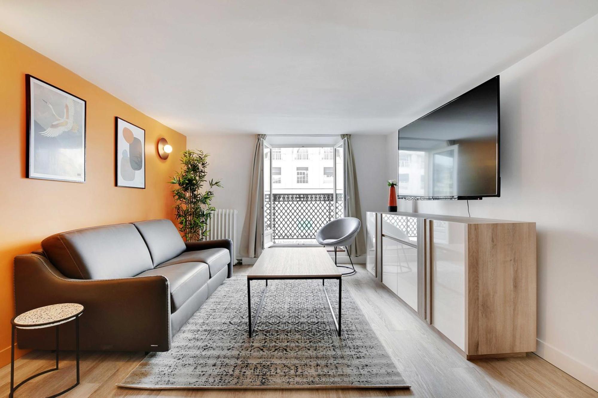 Apartment In The Heart Of Opera *