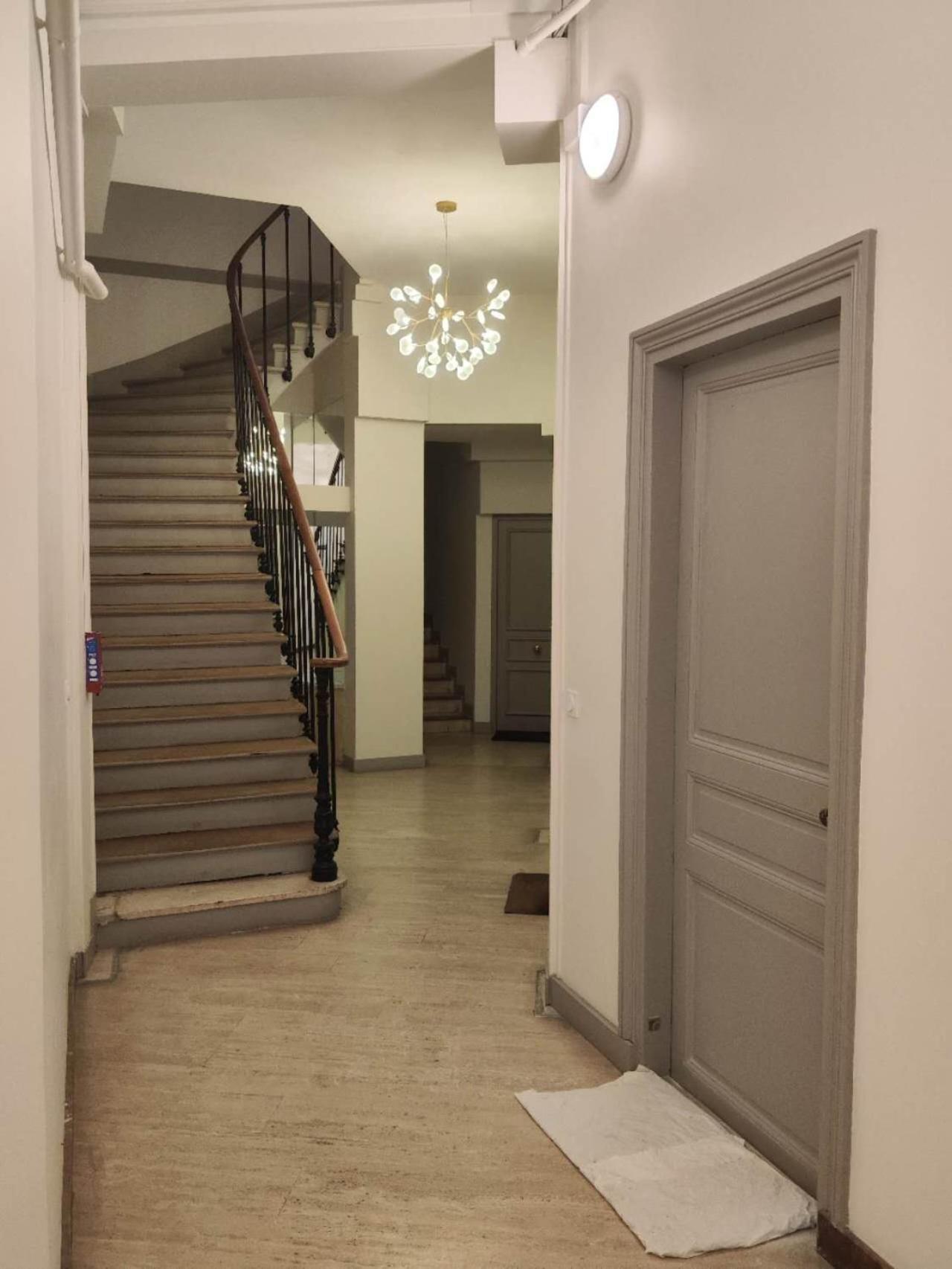 New Charming Comfortable In 10-near Metro *