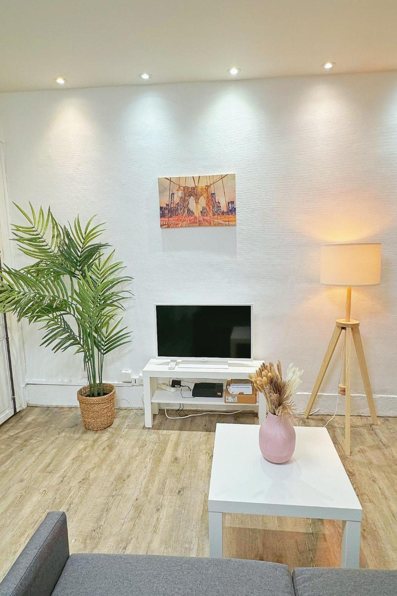 2 Minutes Metro Pasteur 15th Cosy Free Parking Apartment Paris